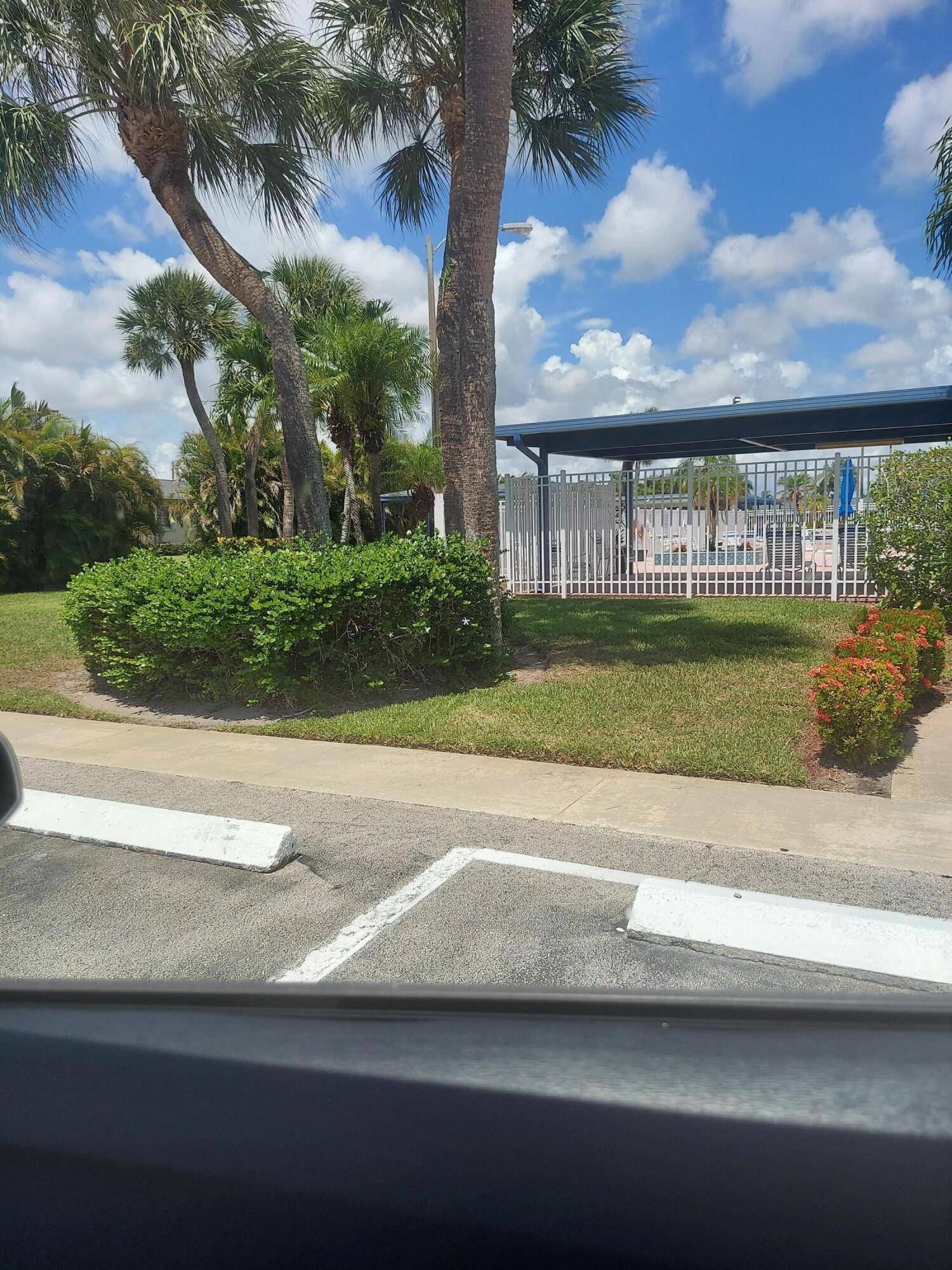 West Palm Beach, FL 33415,2590 E Barkley DR C