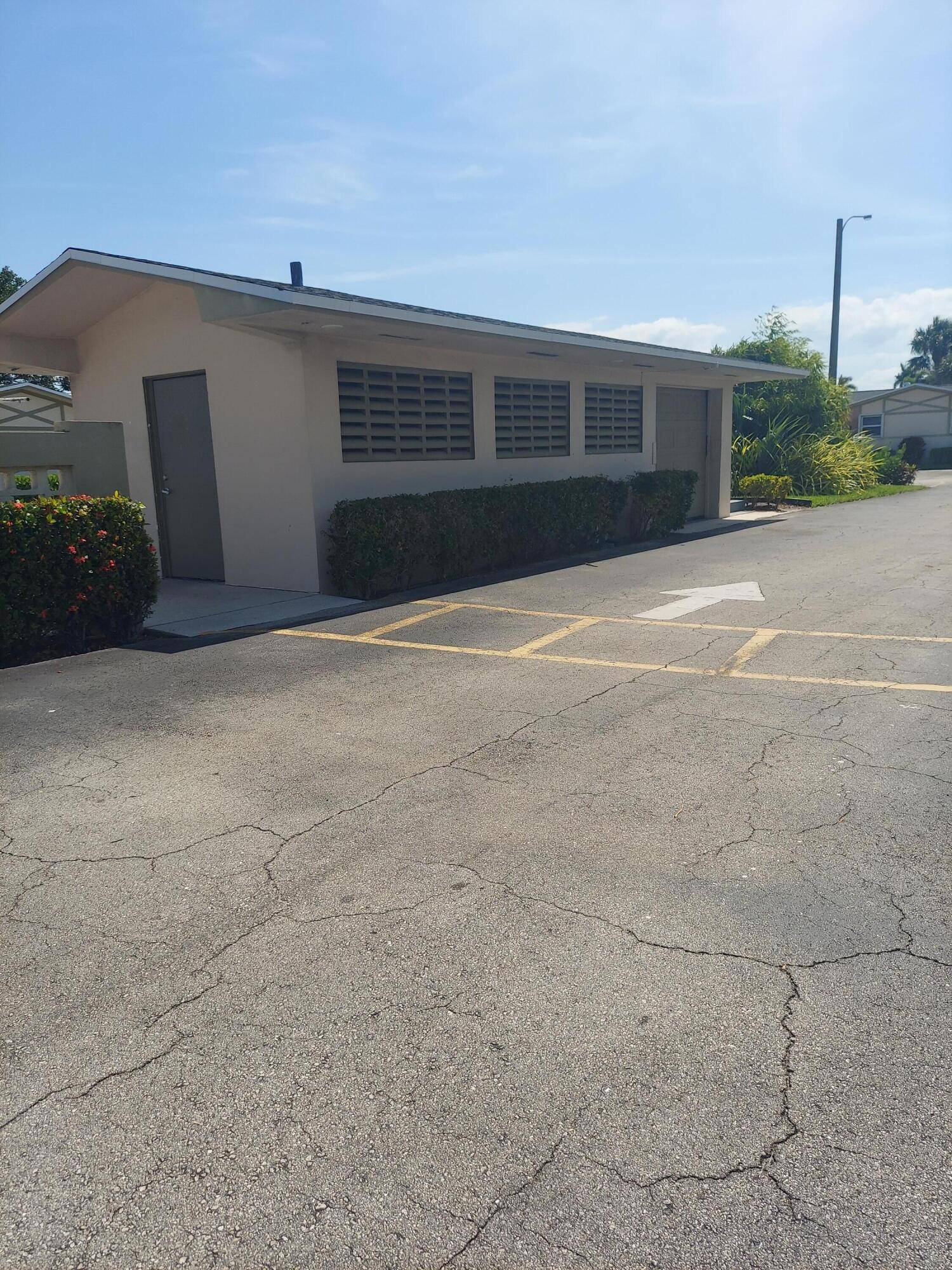 West Palm Beach, FL 33415,2590 E Barkley DR C