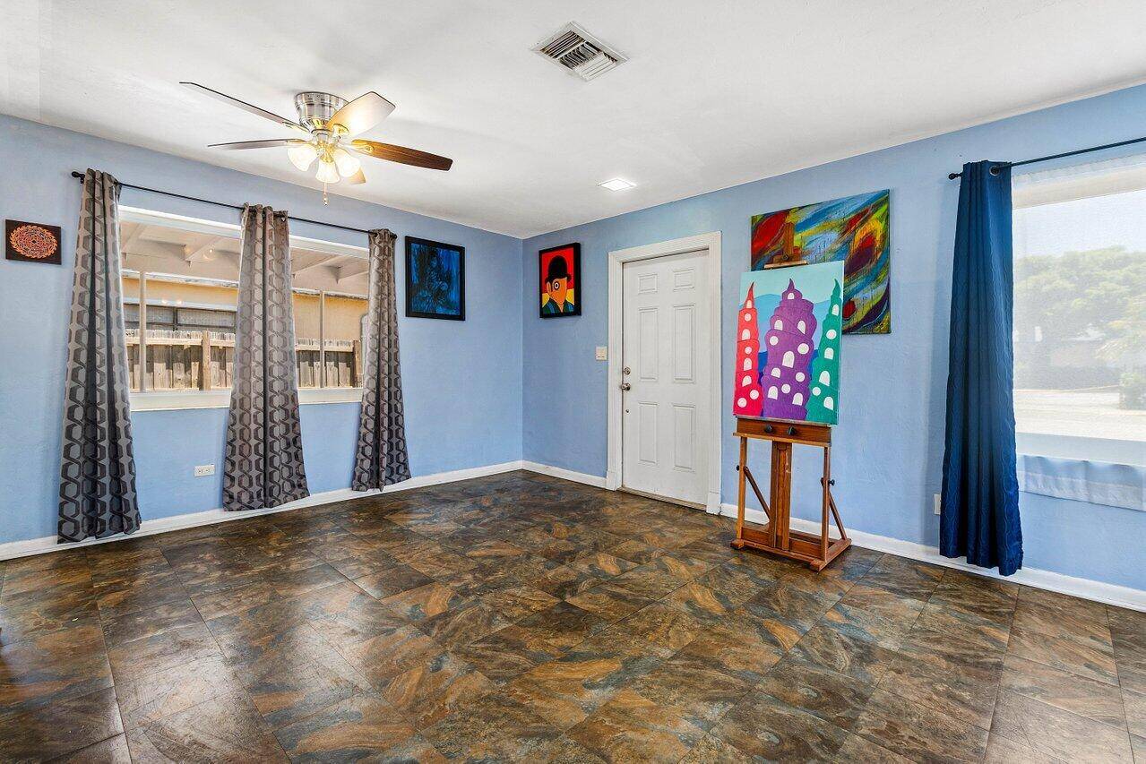 Lake Worth Beach, FL 33460,1405 N J TER