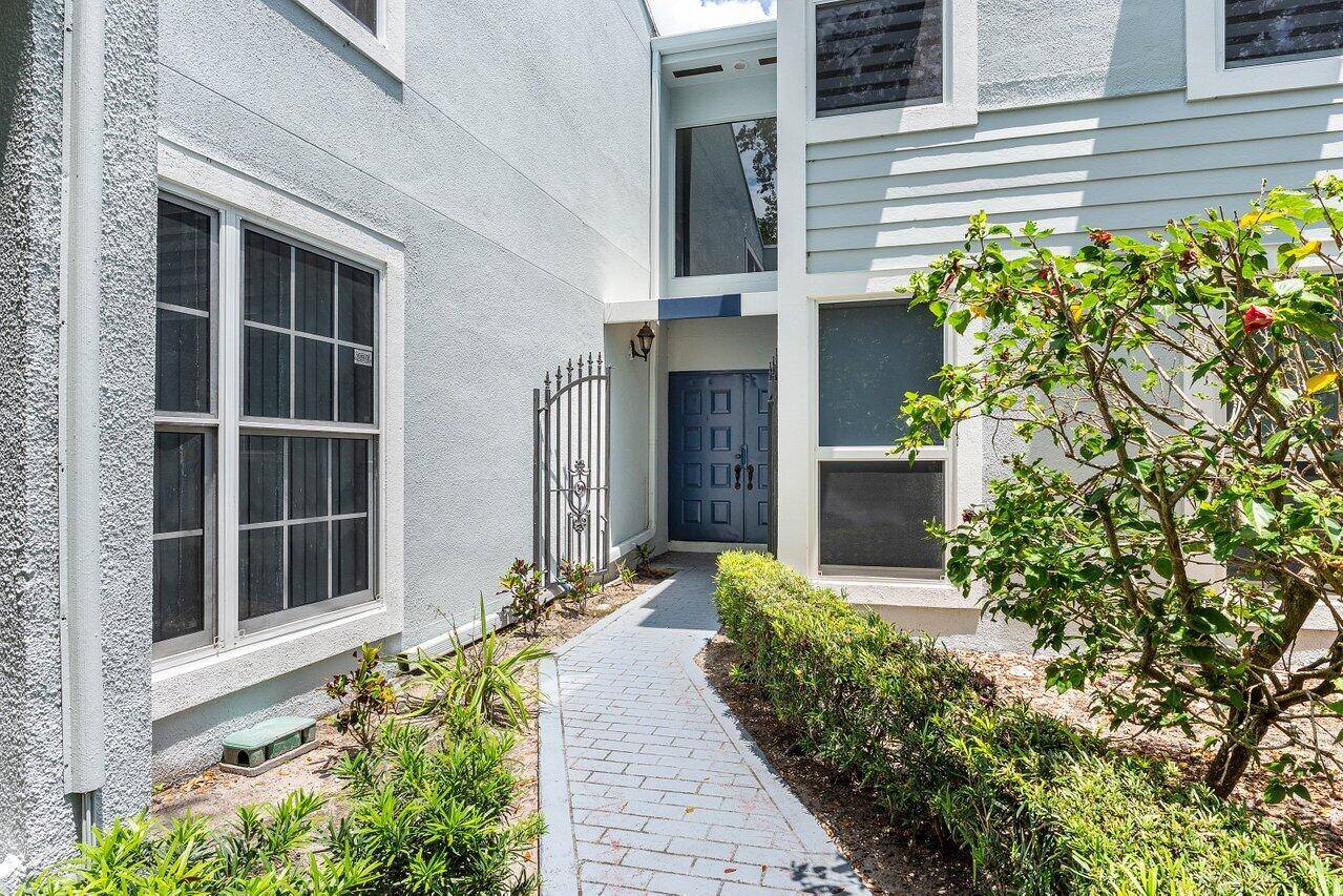 Boca Raton, FL 33433,6157 Old Court Road 225