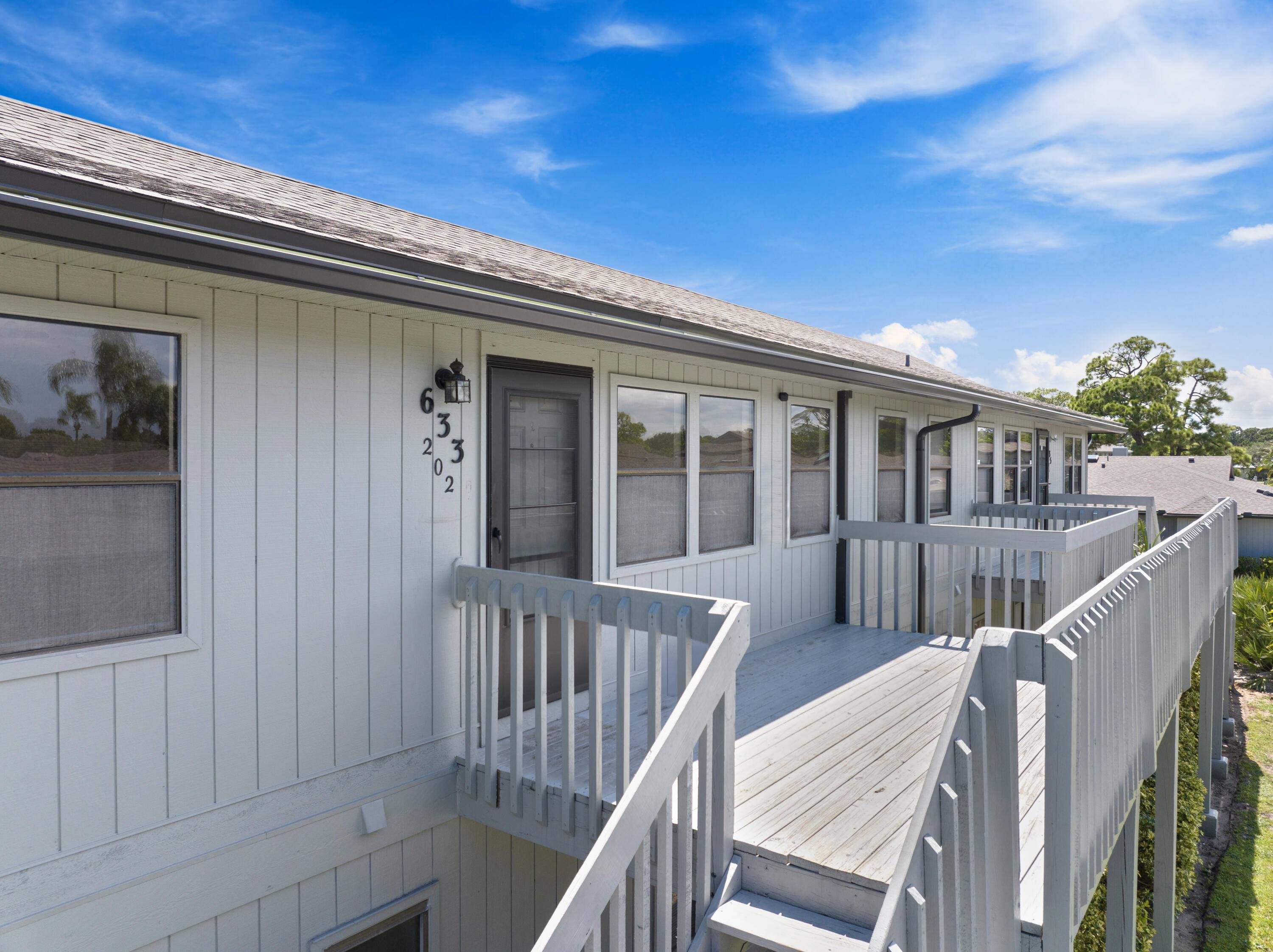 Vero Beach, FL 32962,633 SW Centre CT 202