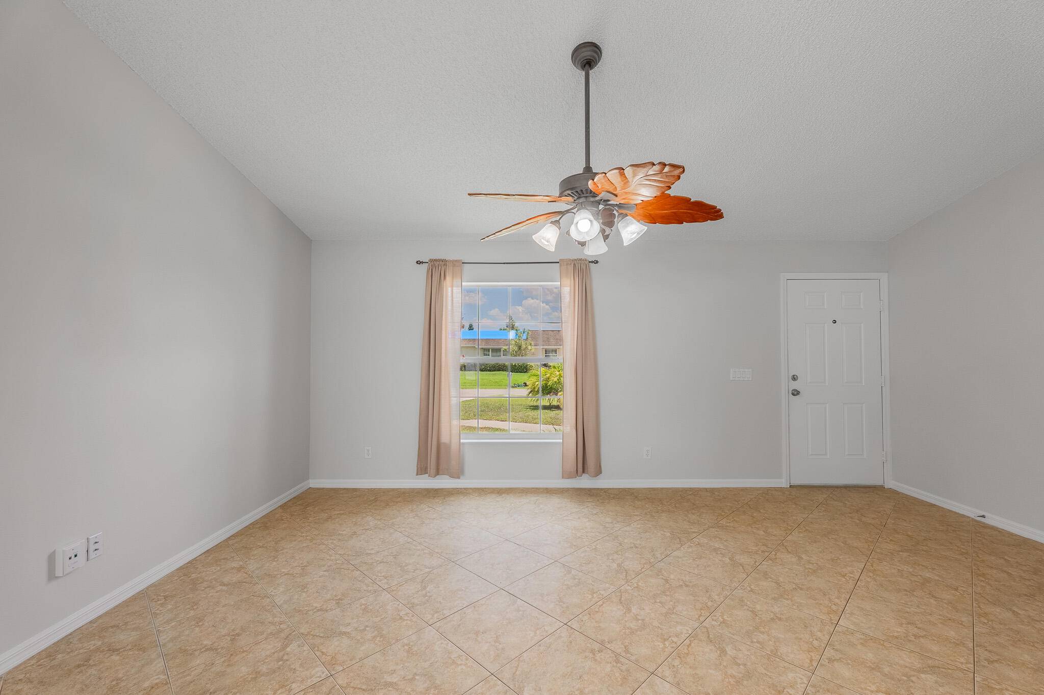 Port Saint Lucie, FL 34983,545 SW Buswell AVE