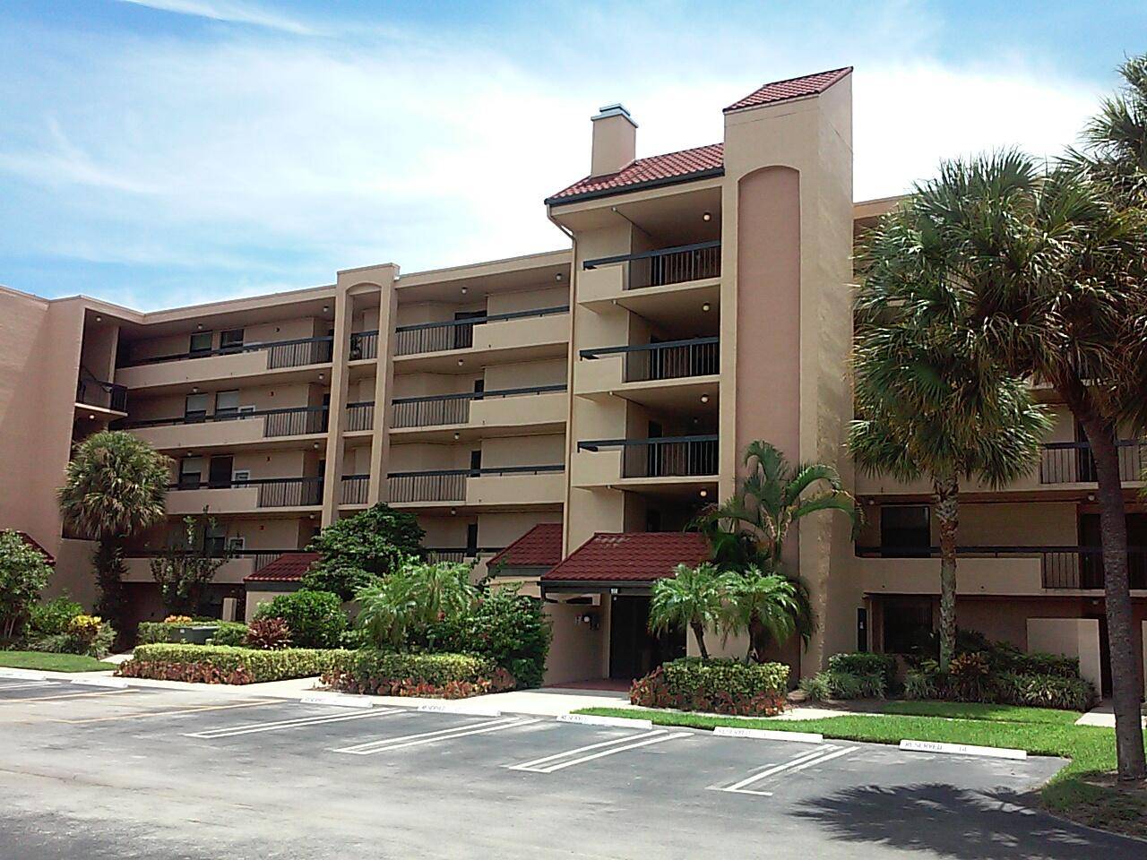 Delray Beach, FL 33444,950 Egret CIR 5503