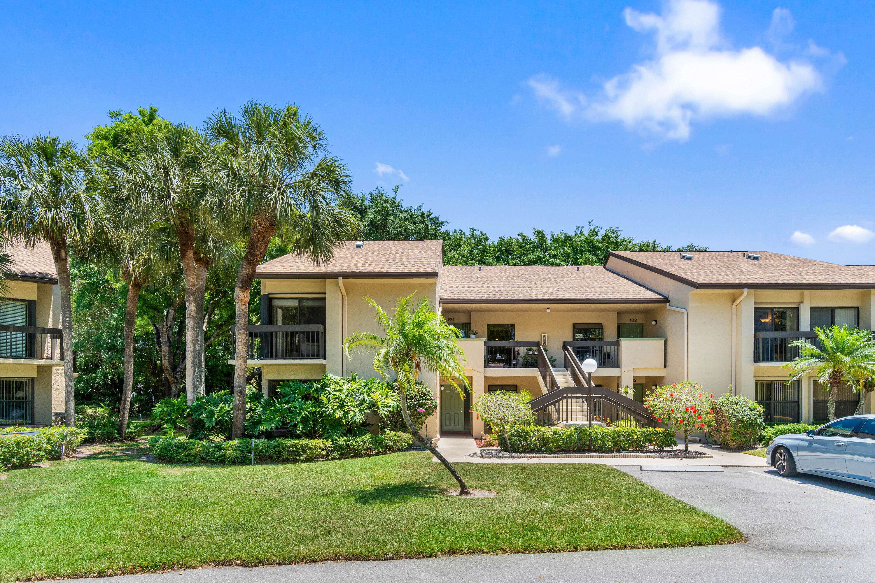 Delray Beach, FL 33484,5087 Oak Hill LN 321
