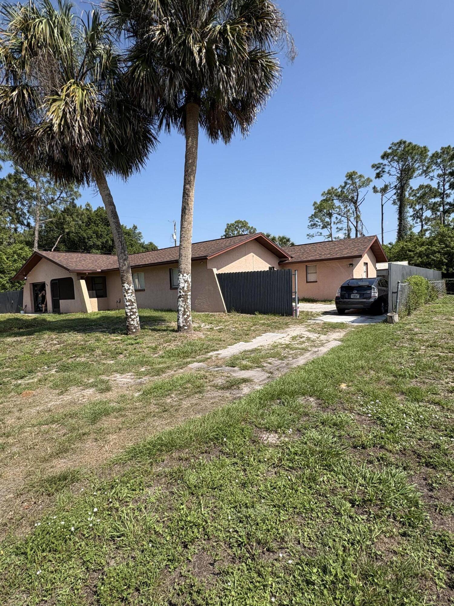 Lehigh Acres, FL 33972,305 E 6th ST