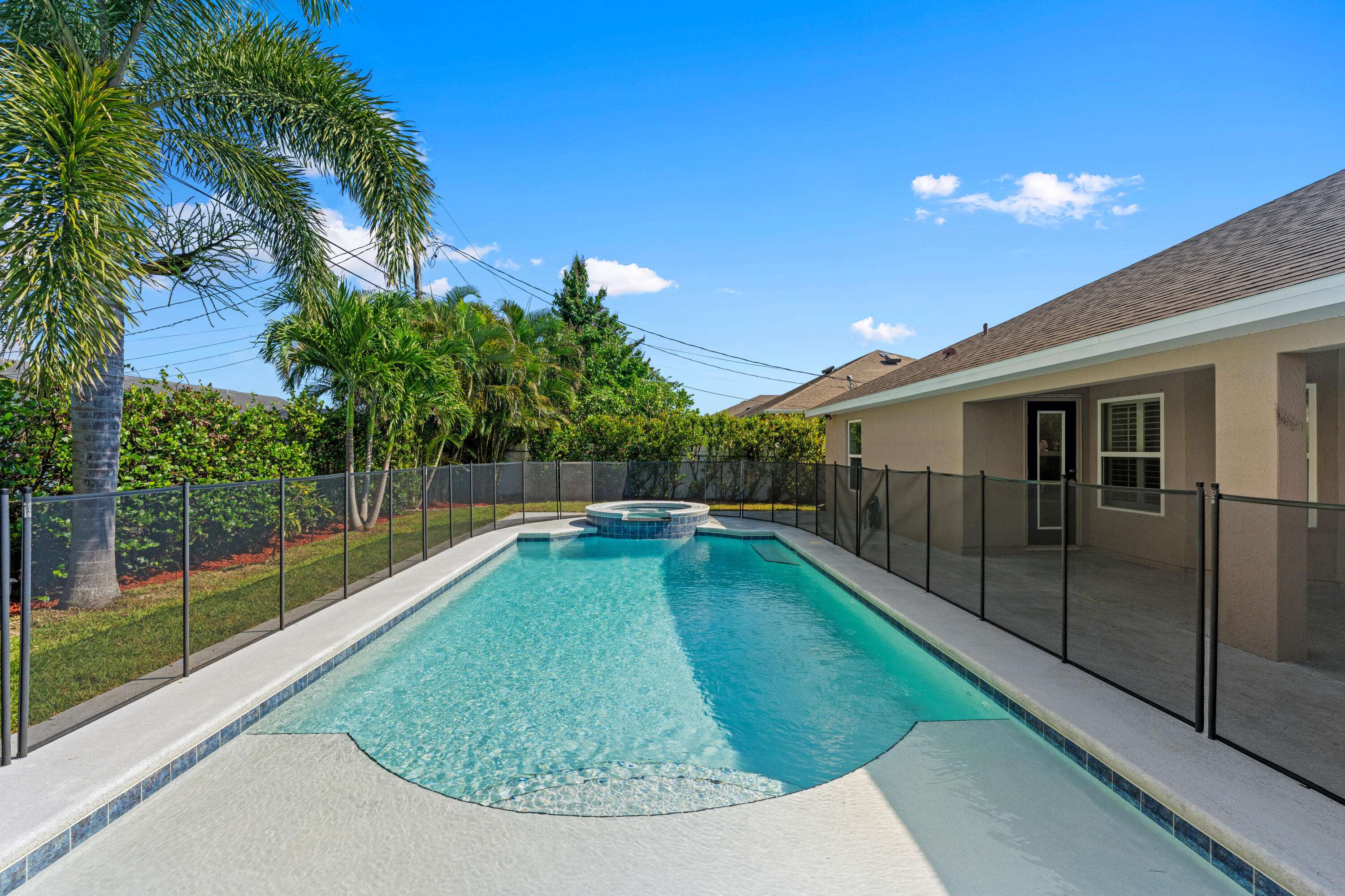 Port Saint Lucie, FL 34953,4672 SW Wade DR