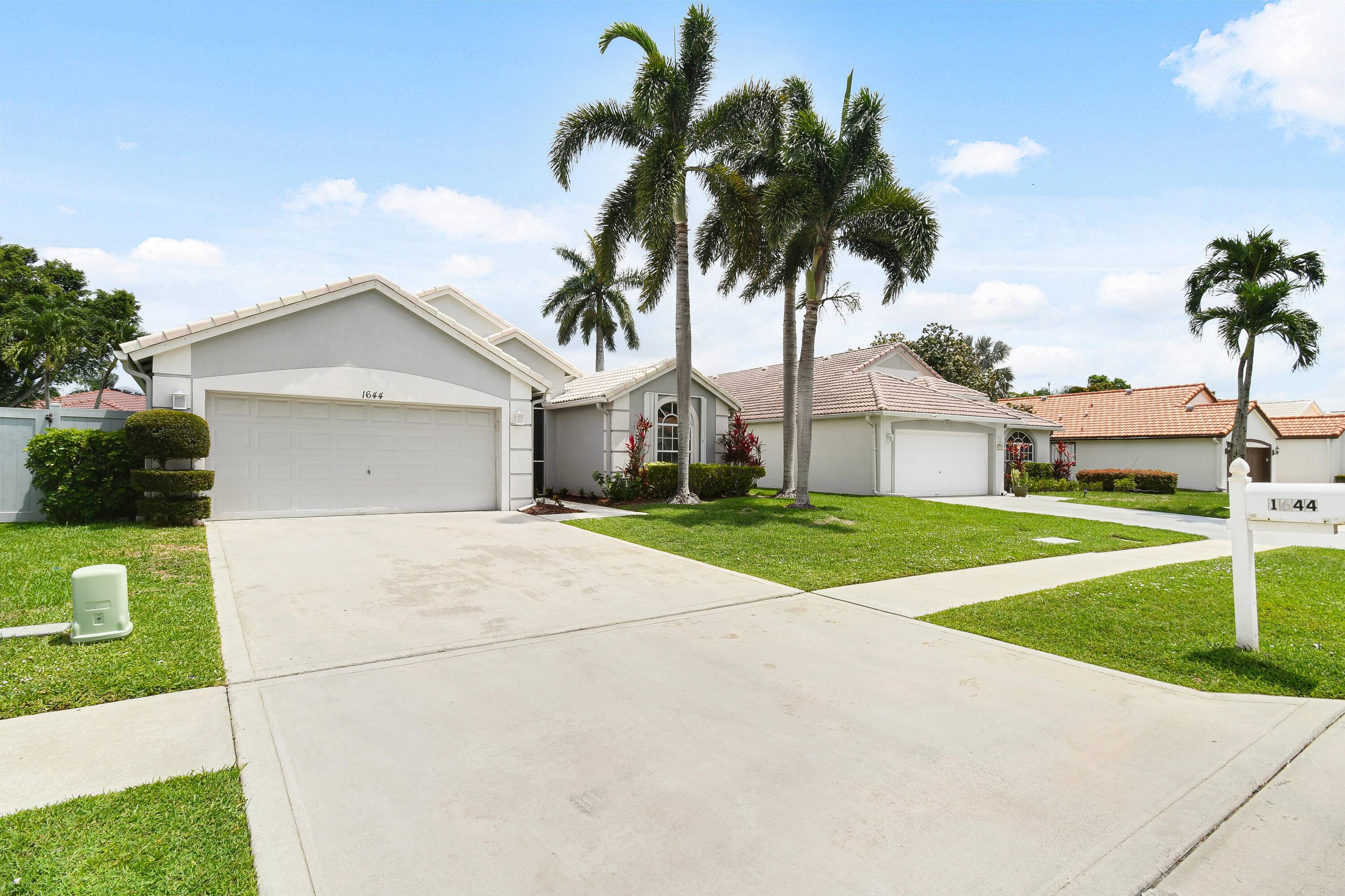 Wellington, FL 33414,1644 Oak Berry CIR