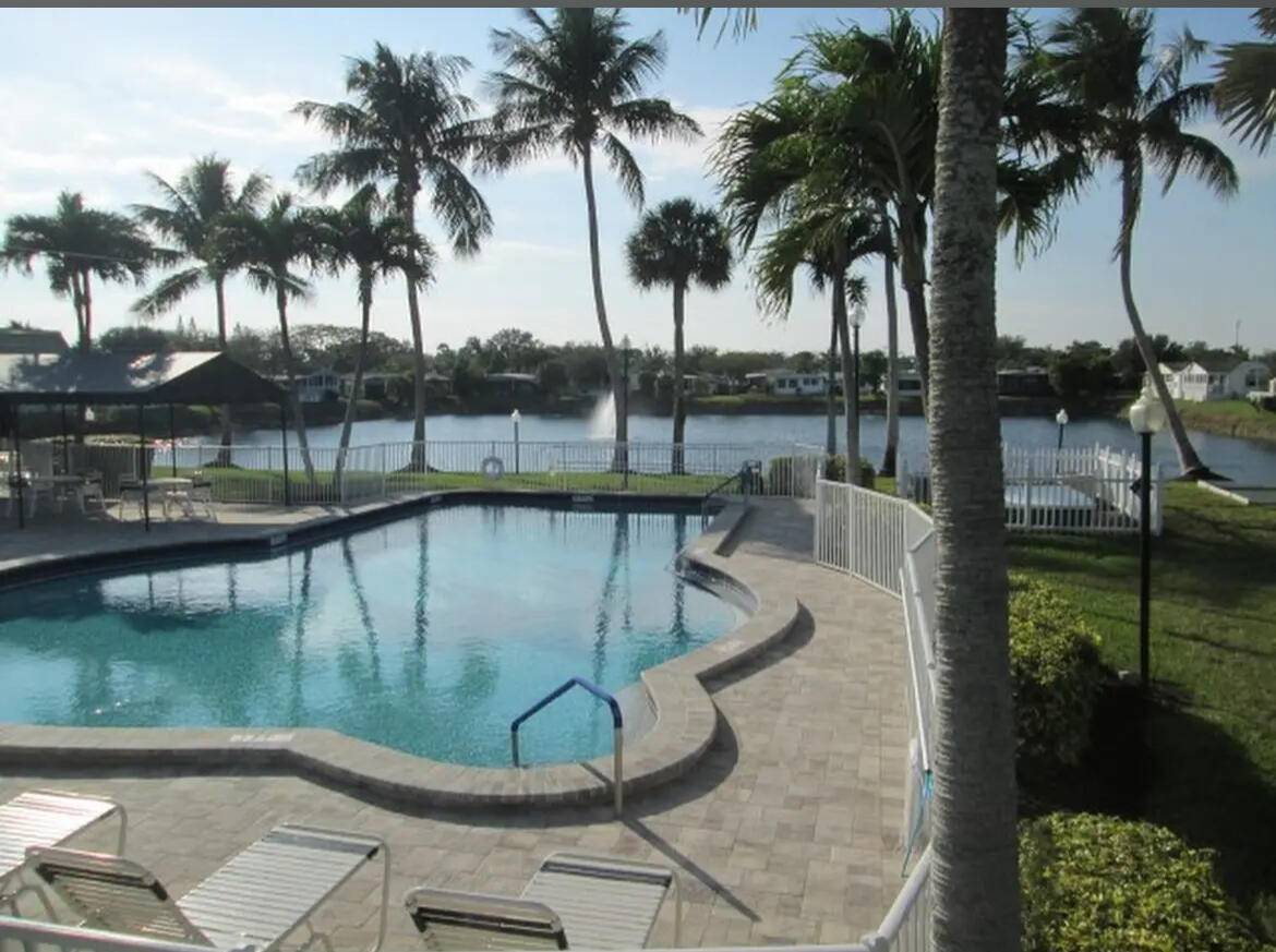 Coconut Creek, FL 33073,4540 NW 69th St J-05