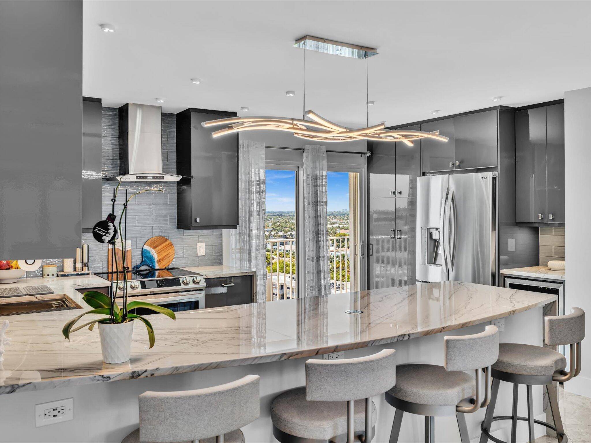 Boca Raton, FL 33432,3000 S Ocean BLVD 1403