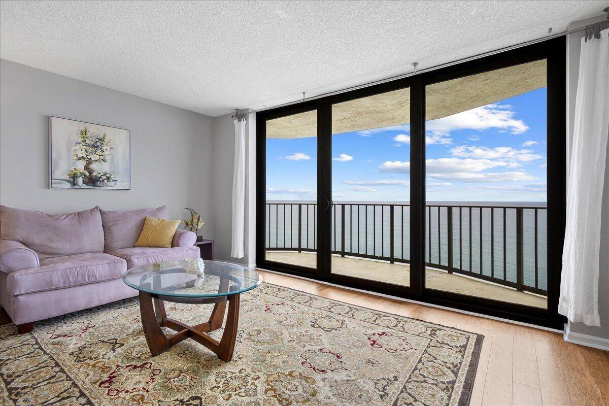 Singer Island, FL 33404,5420 N Ocean DR 1001