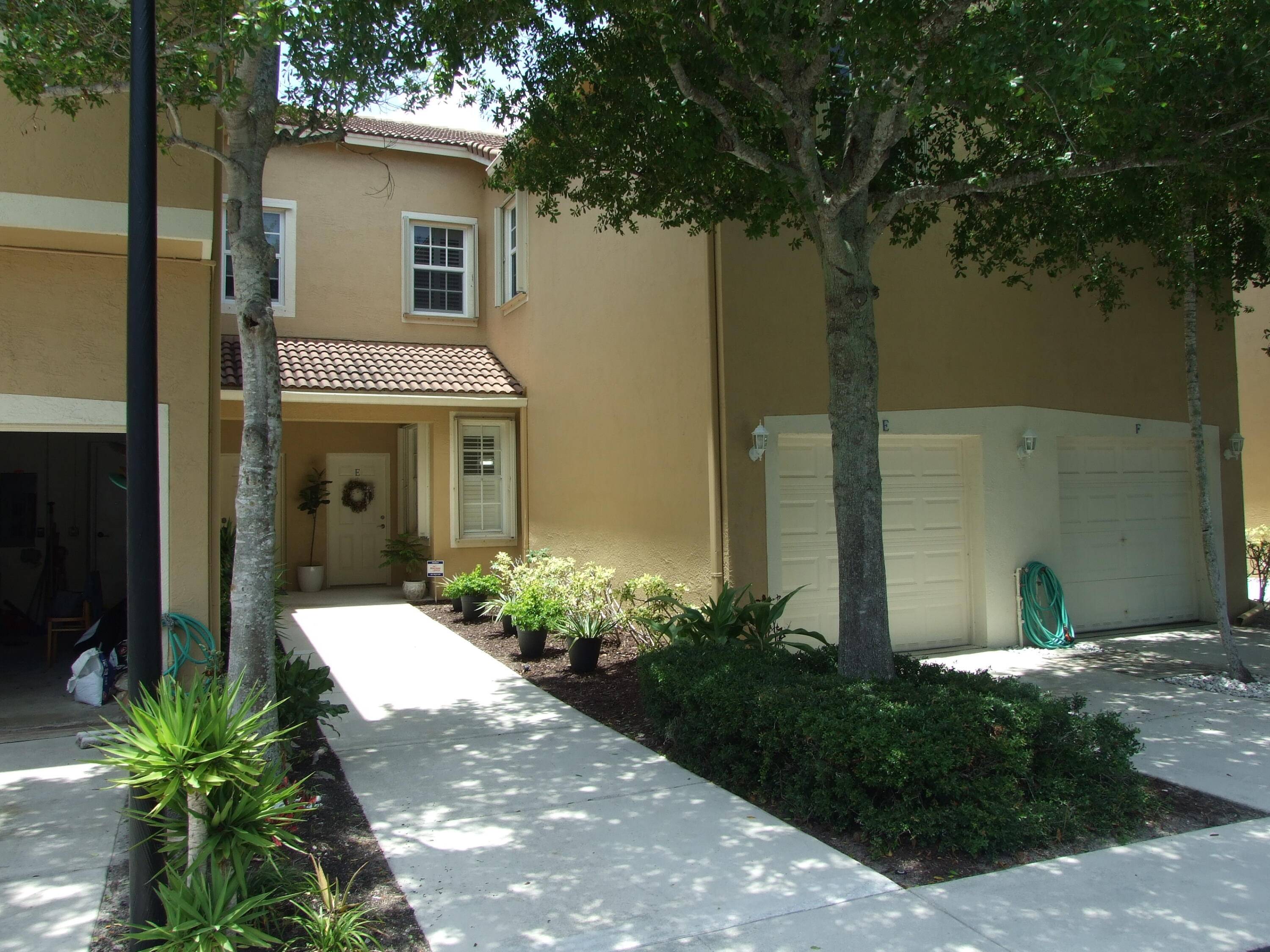 Tequesta, FL 33469,156 Village BLVD E