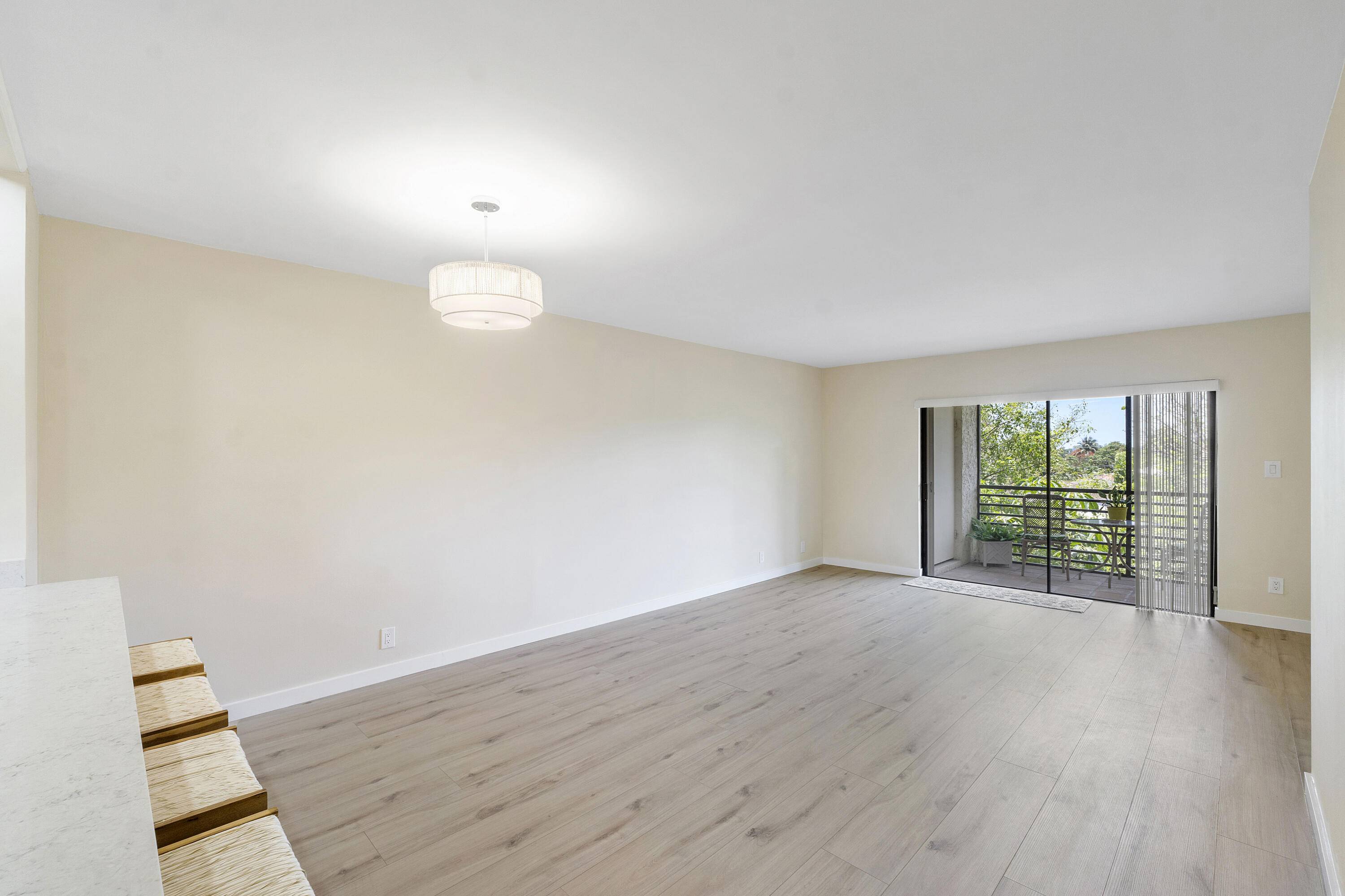 Pompano Beach, FL 33060,126 S Cypress RD 735