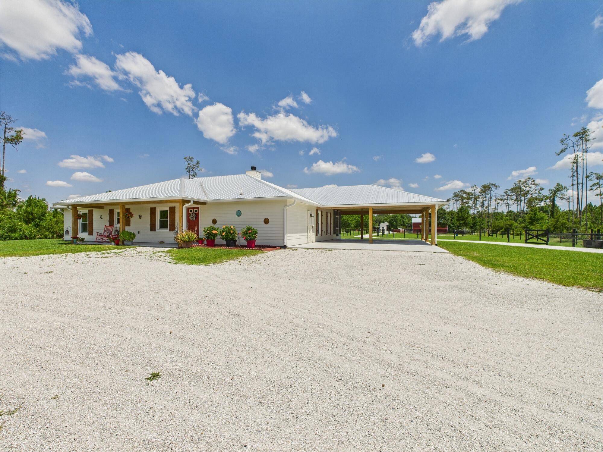 Okeechobee, FL 34972,32801 Us Highway 441 13 & 14