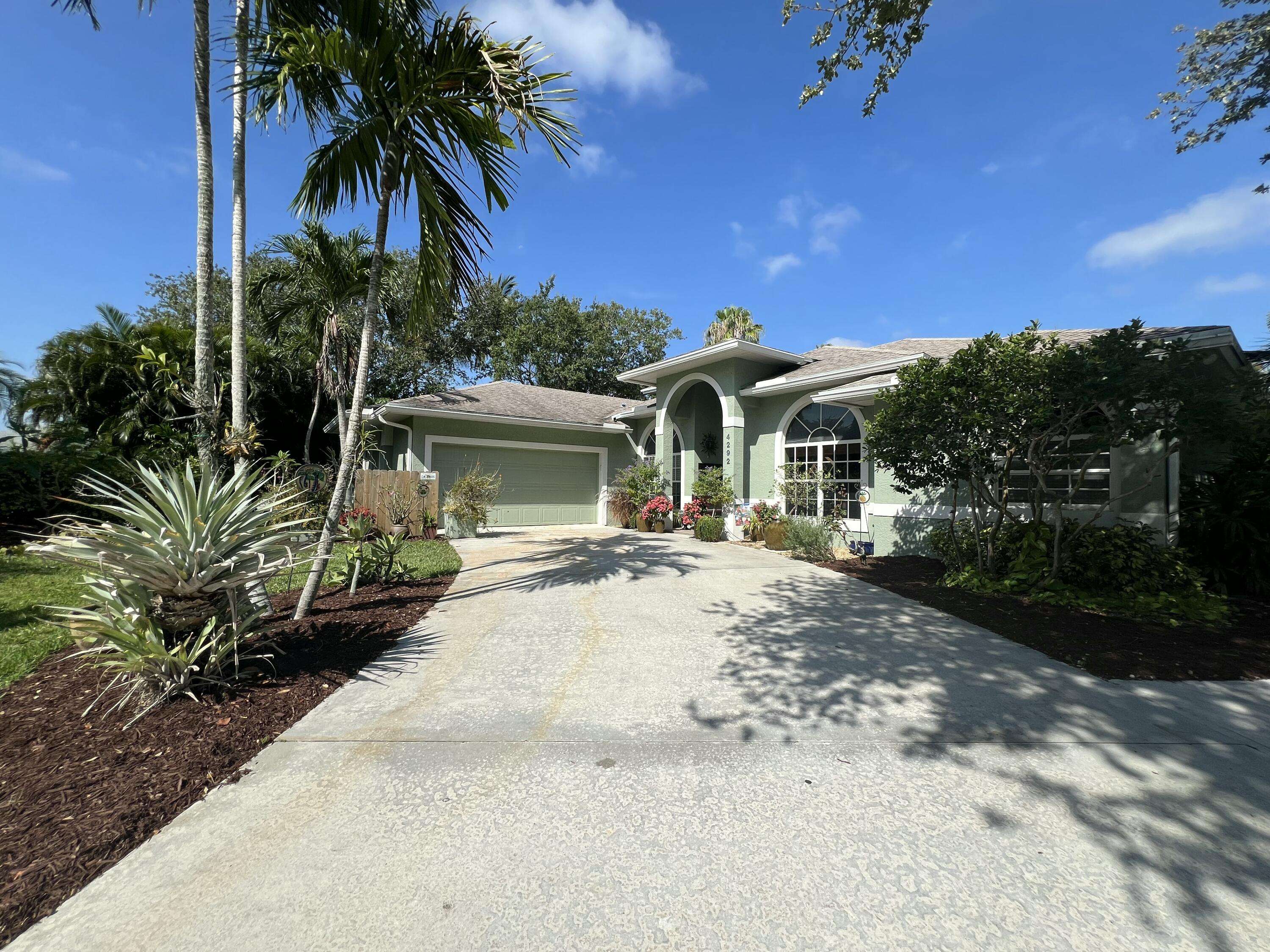 Stuart, FL 34997,4292 SE Rainbows End
