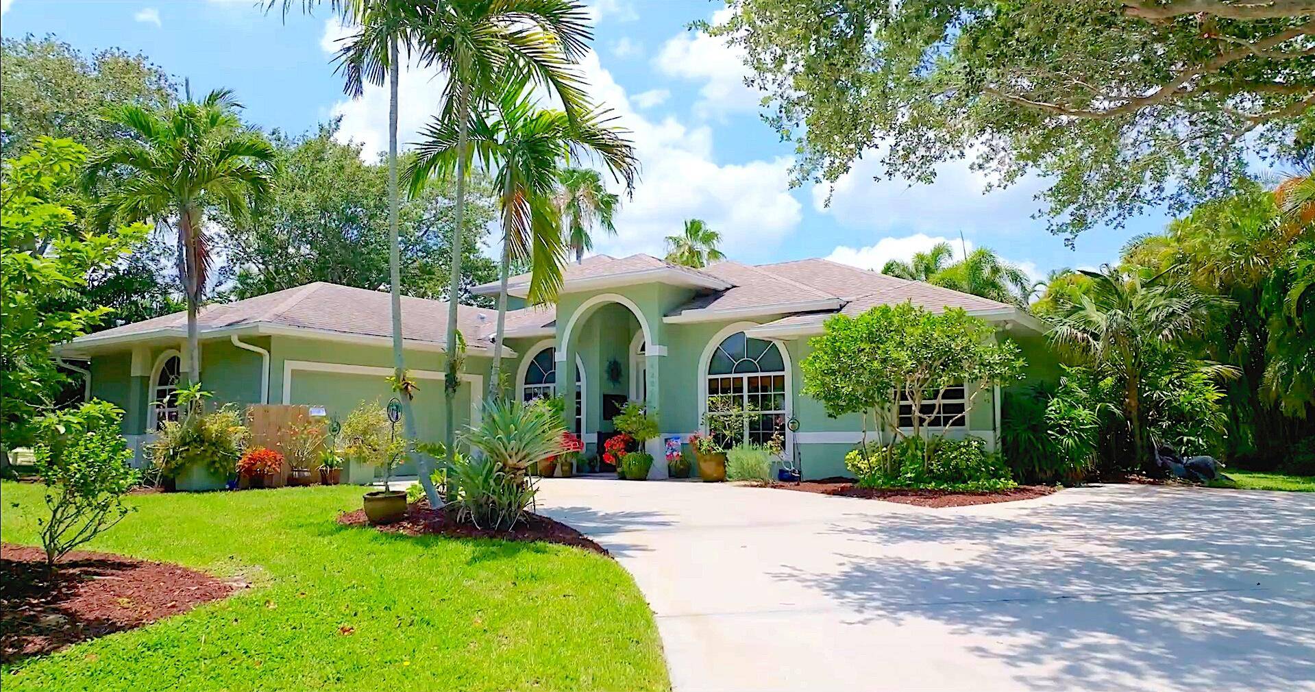 Stuart, FL 34997,4292 SE Rainbows End