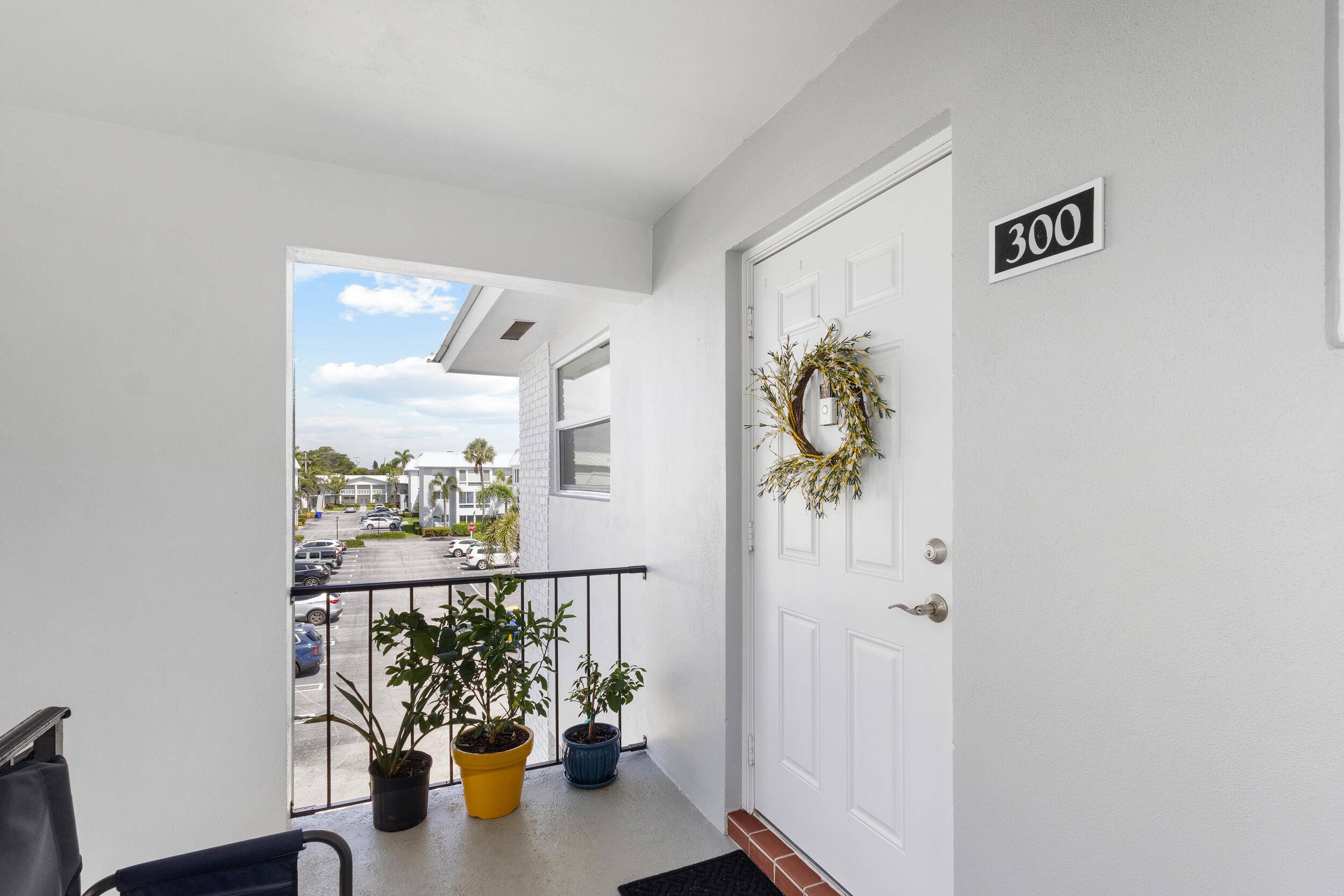 Boynton Beach, FL 33435,7 Colonial Club DR 300