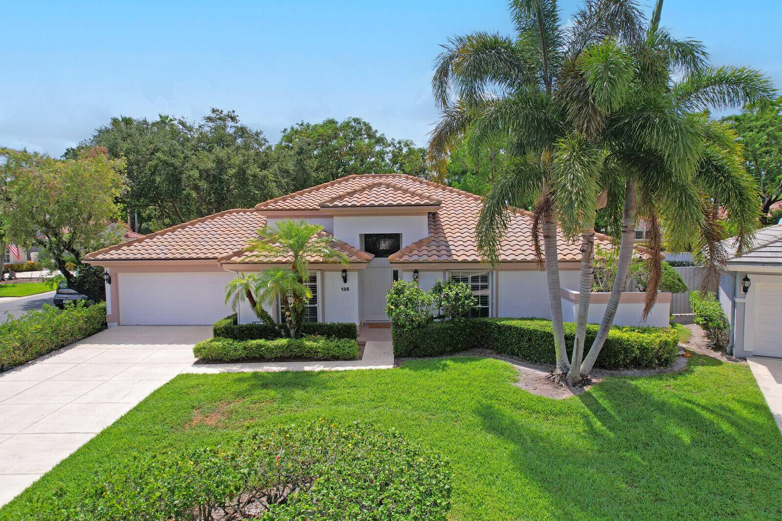Palm Beach Gardens, FL 33418,135 Eagleton CT