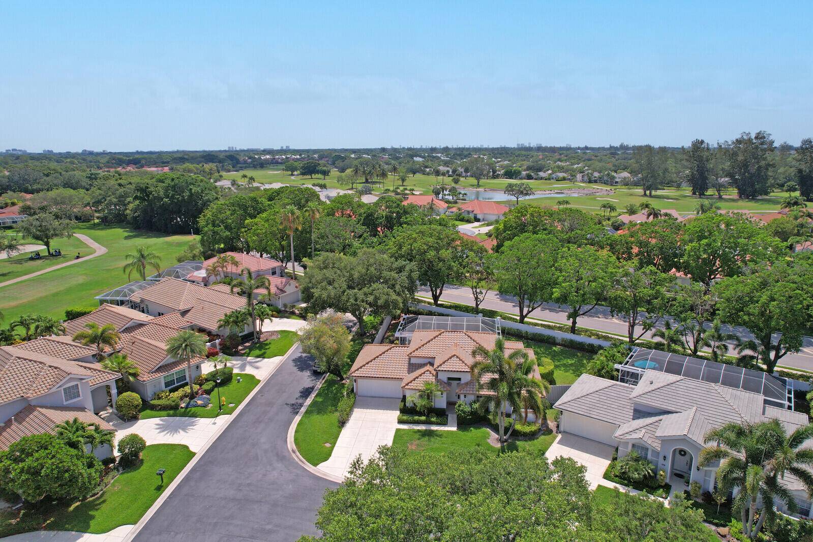 Palm Beach Gardens, FL 33418,135 Eagleton CT