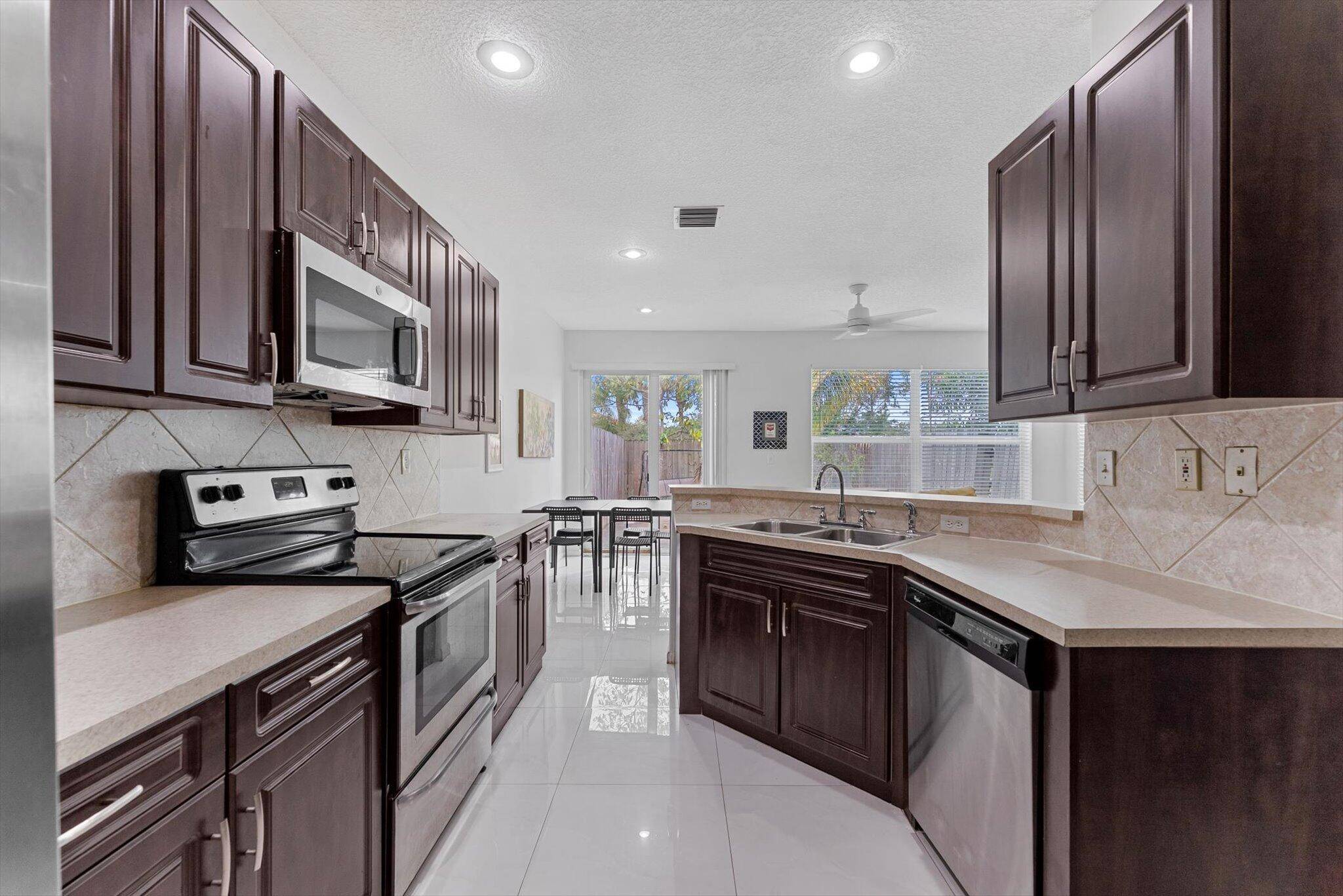Lake Worth, FL 33463,6289 Crescent Lake WAY