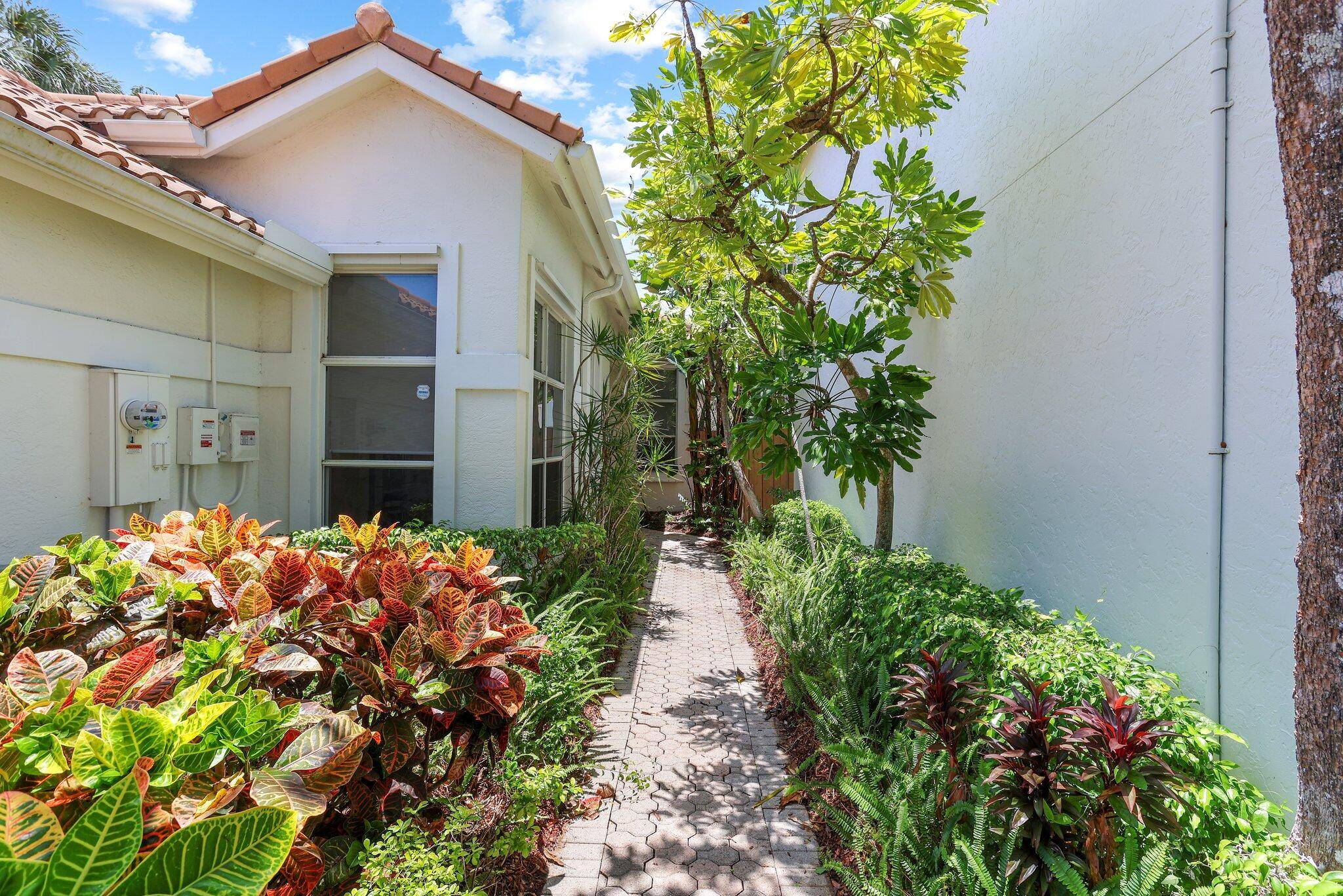 Boca Raton, FL 33496,6607 NW 25th WAY
