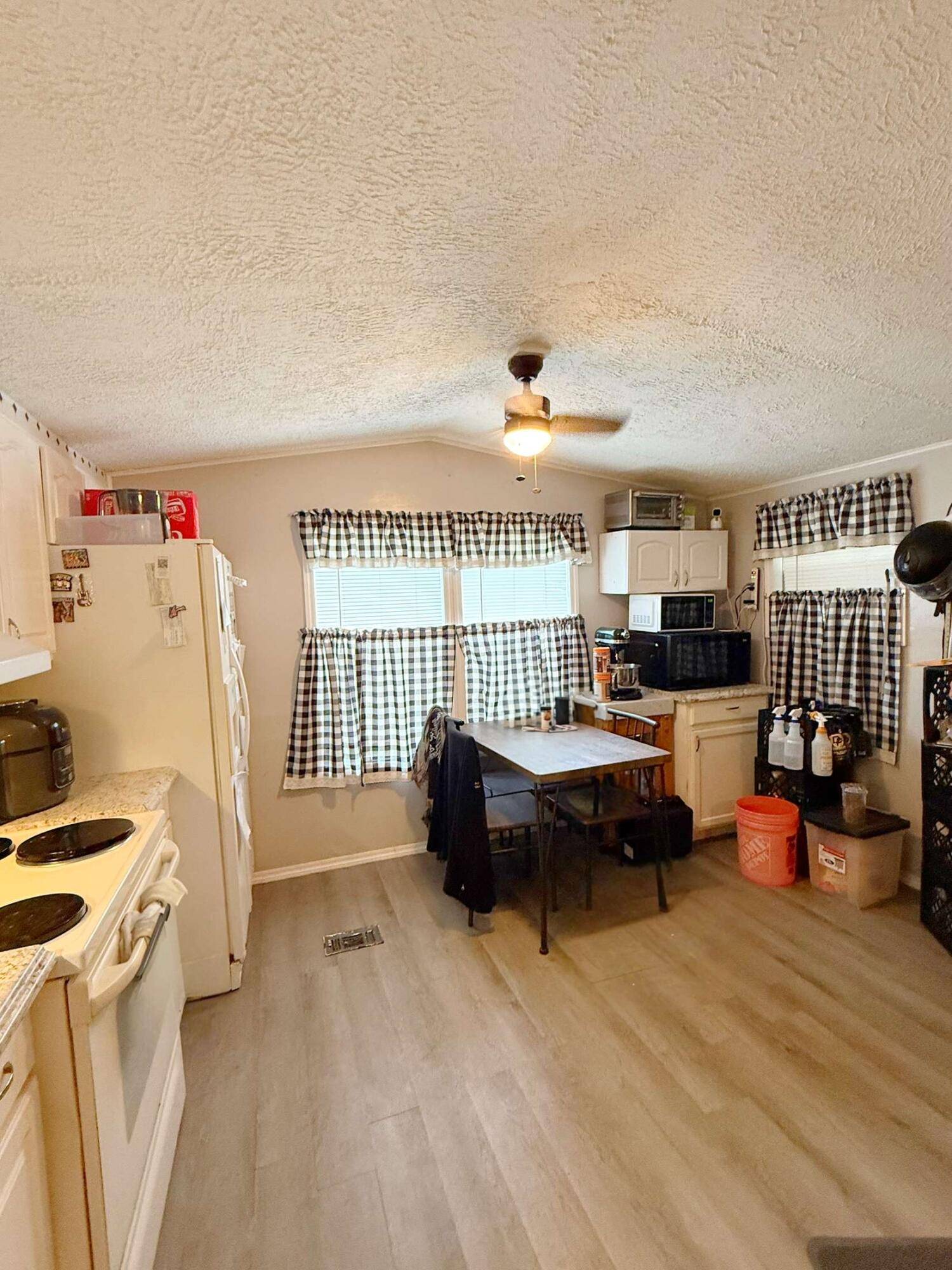 Moore Haven, FL 33471,302 NW Pinecrest AVE