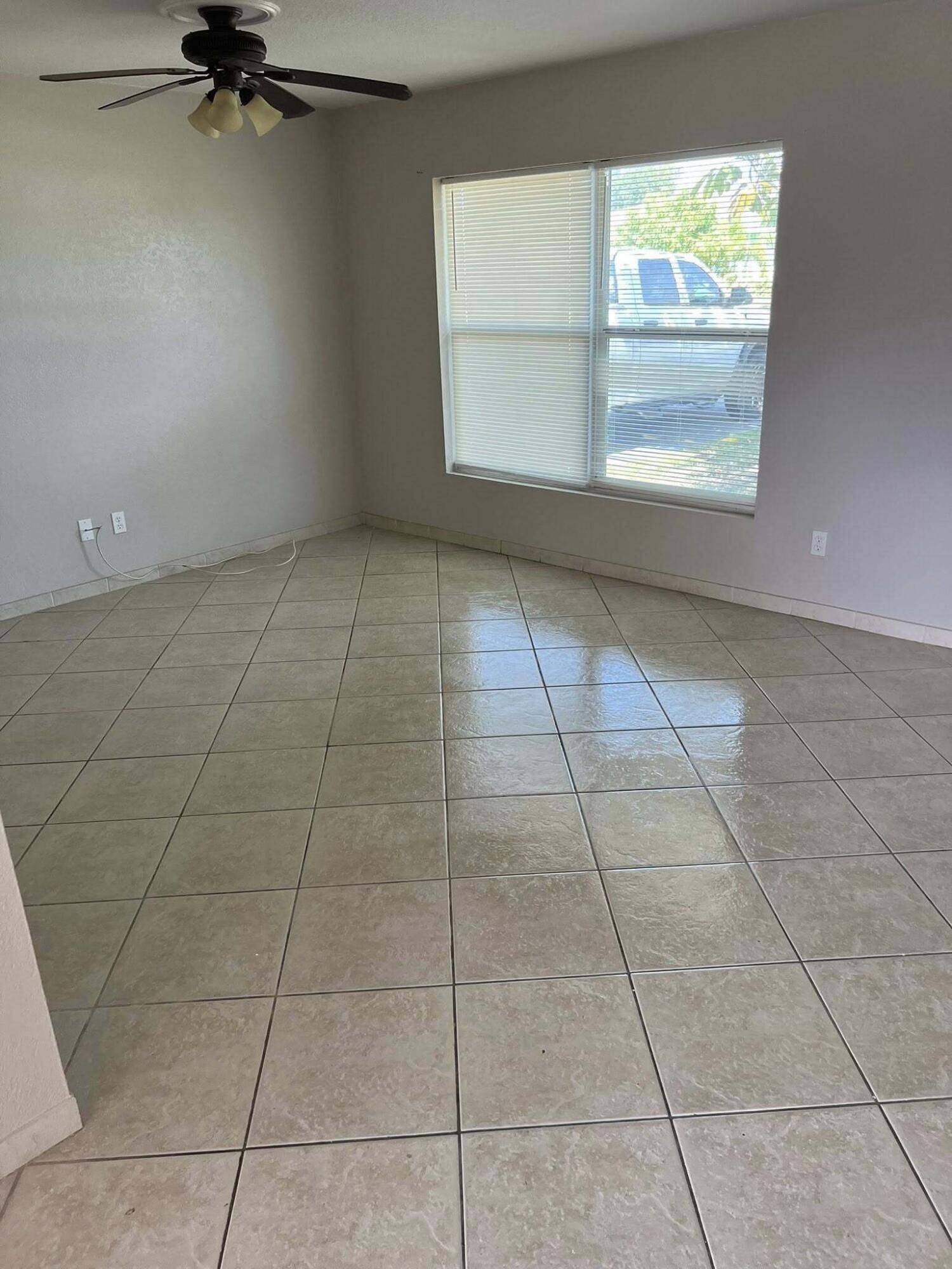 Port Saint Lucie, FL 34983,318 NW Byron ST