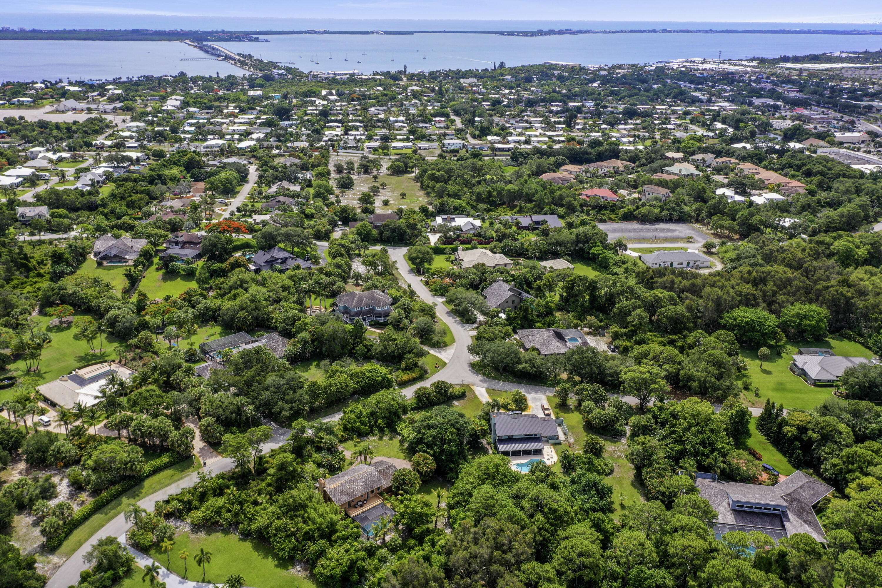 Jensen Beach, FL 34957,880 NE Stokes TER