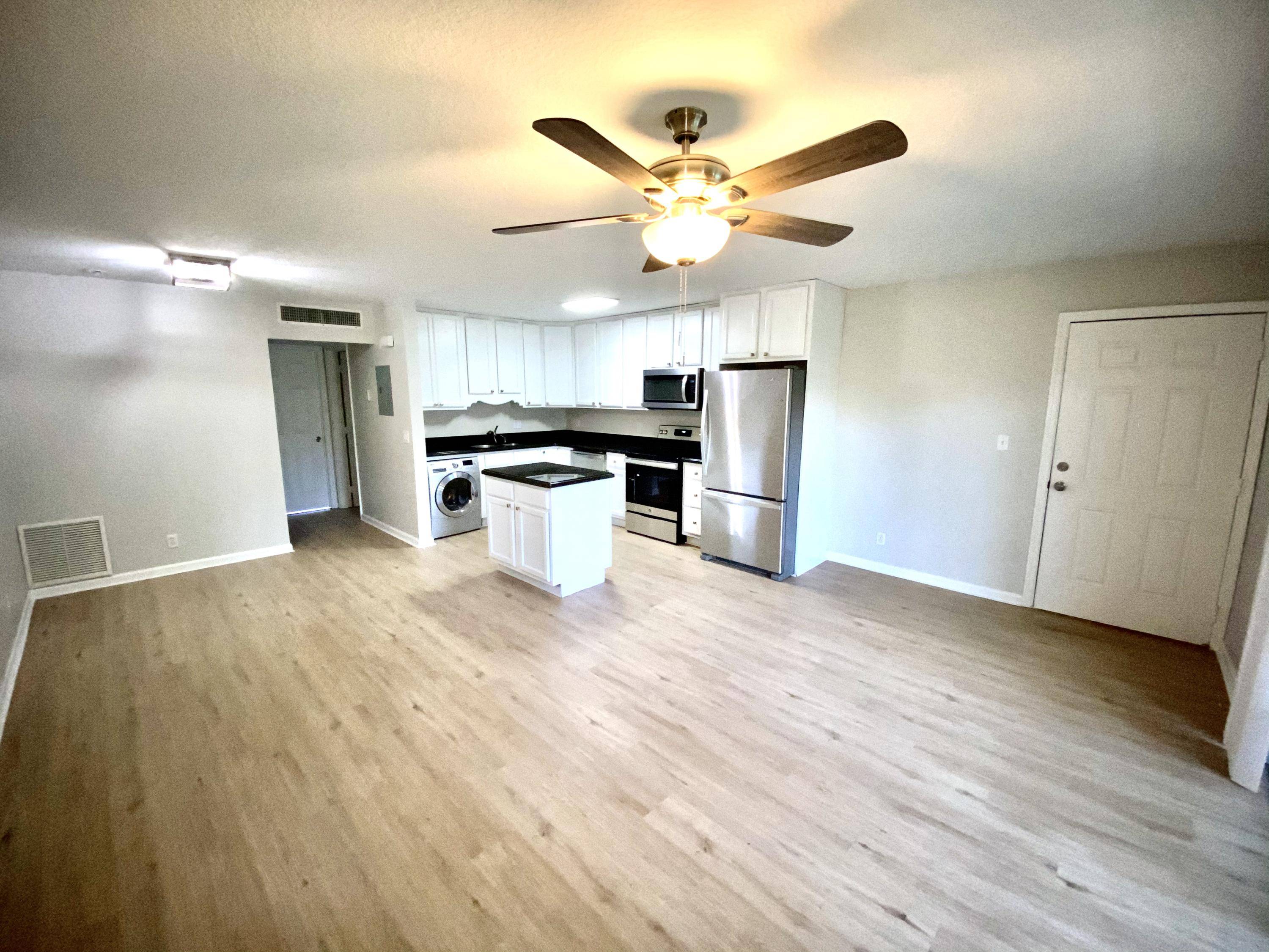 Lake Worth, FL 33460,102 N Lakeside DR 7