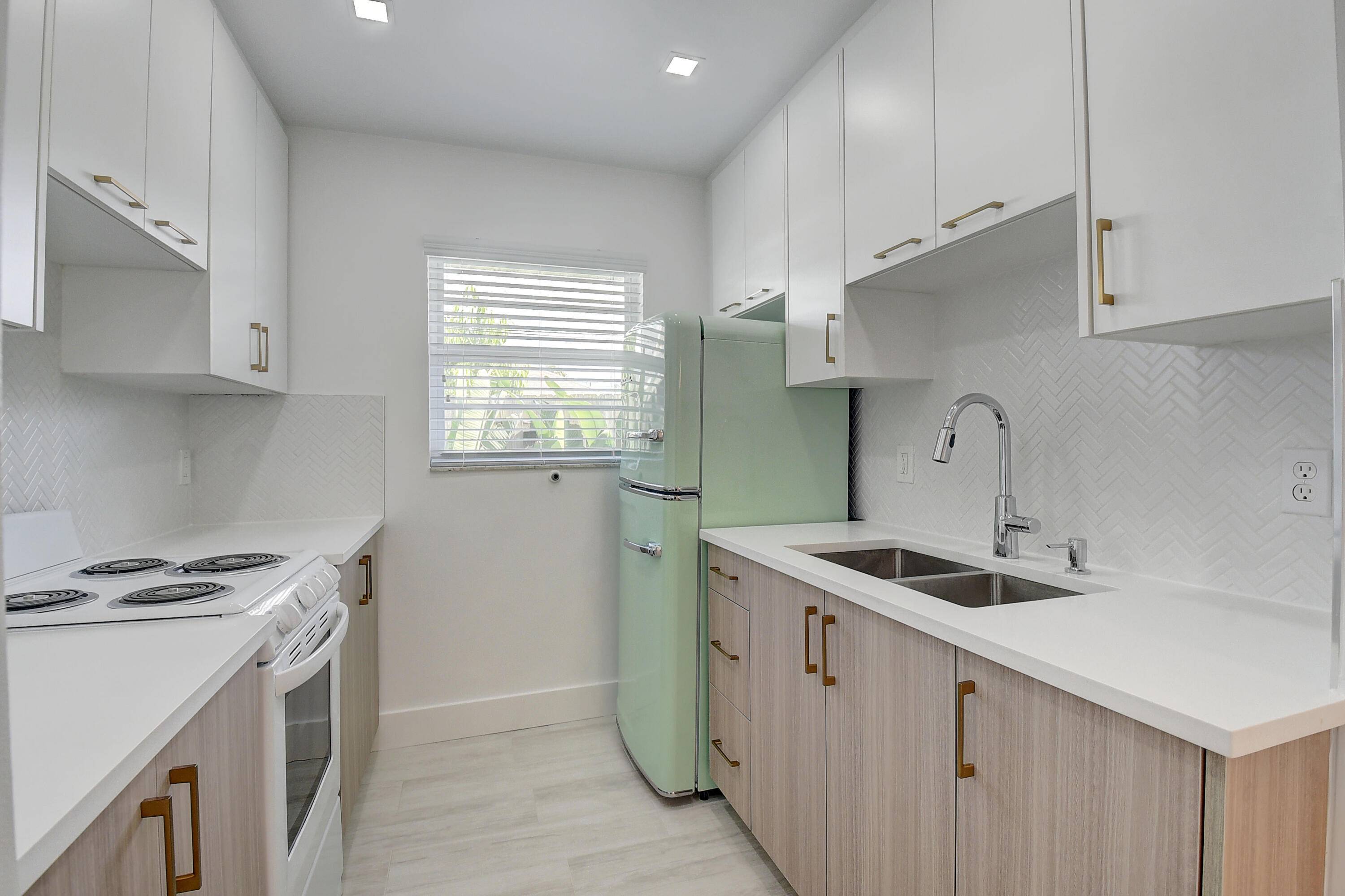 Lake Worth Beach, FL 33460,502 N H ST 3