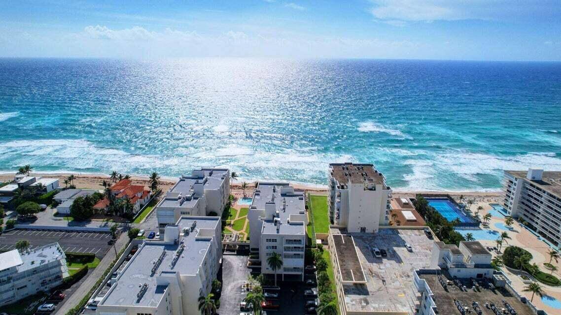 South Palm Beach, FL 33480,3520 S Ocean BLVD A301