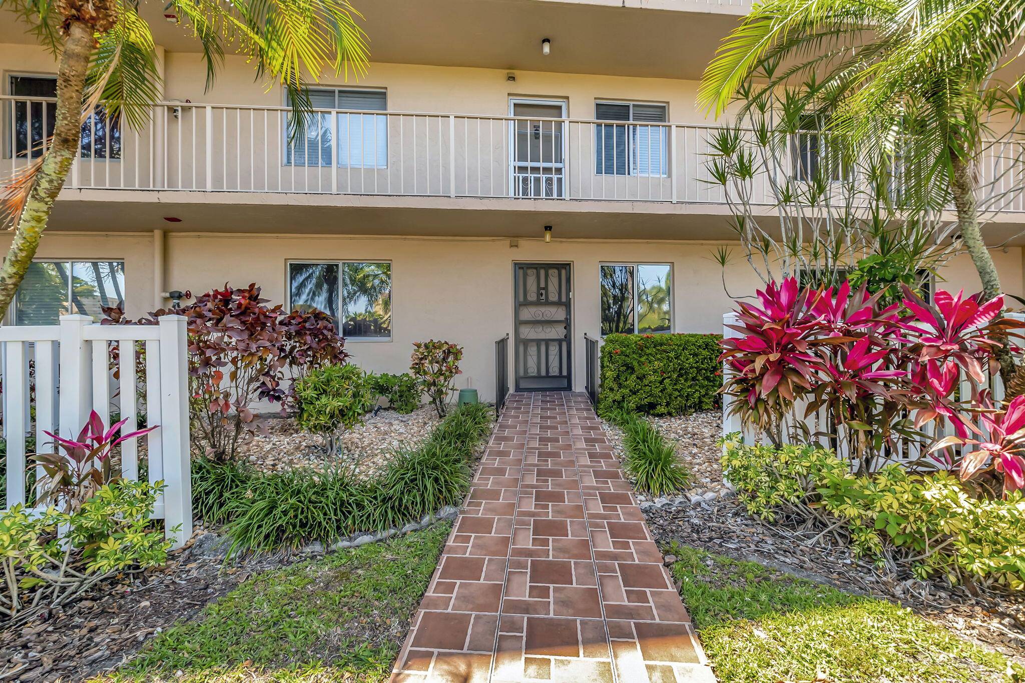 Delray Beach, FL 33446,14307 Bedford 107 DR 107