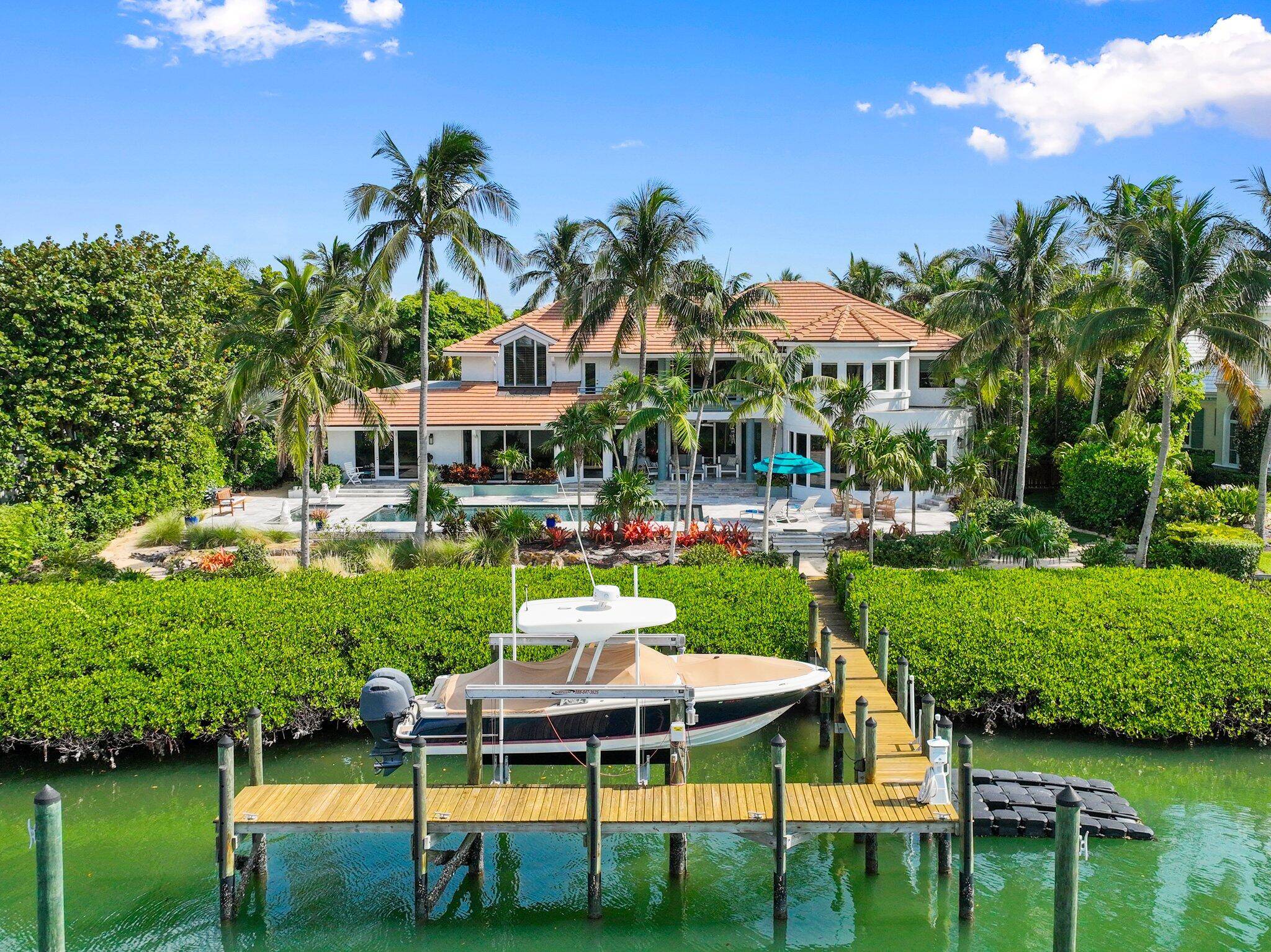 Stuart, FL 34996,6460 SE Harbor CIR