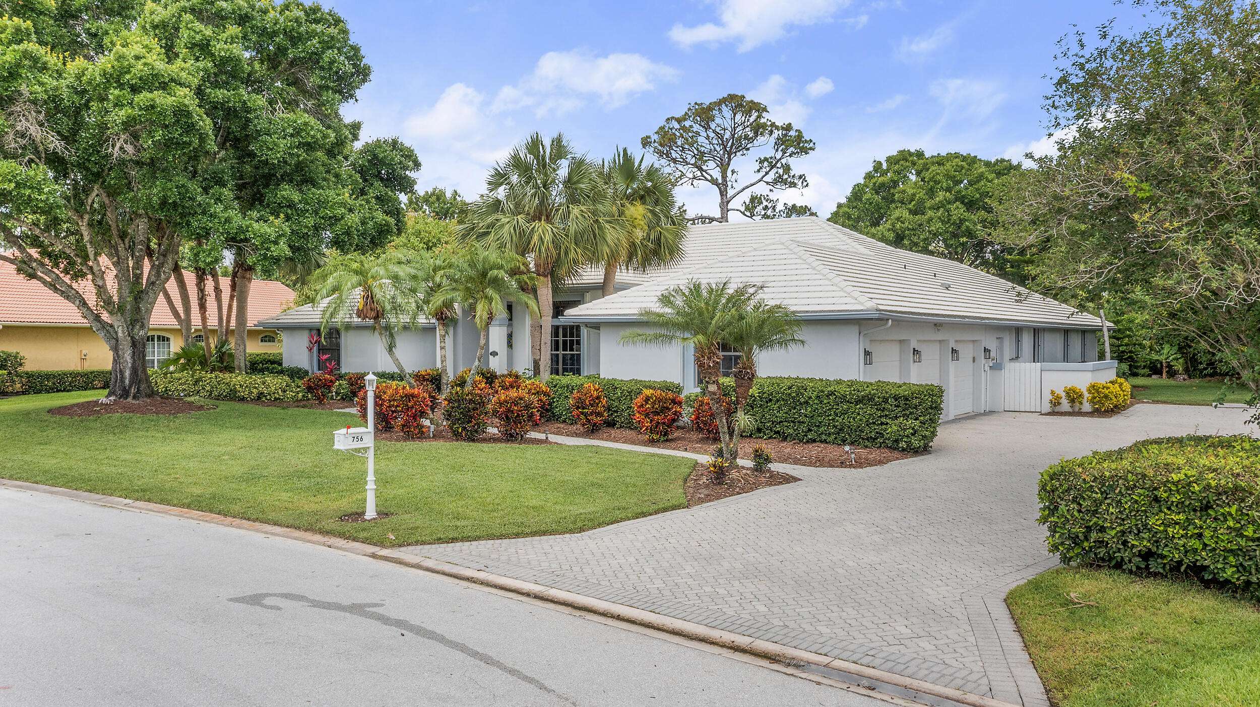 Port Saint Lucie, FL 34986,756 SW Pelican CV
