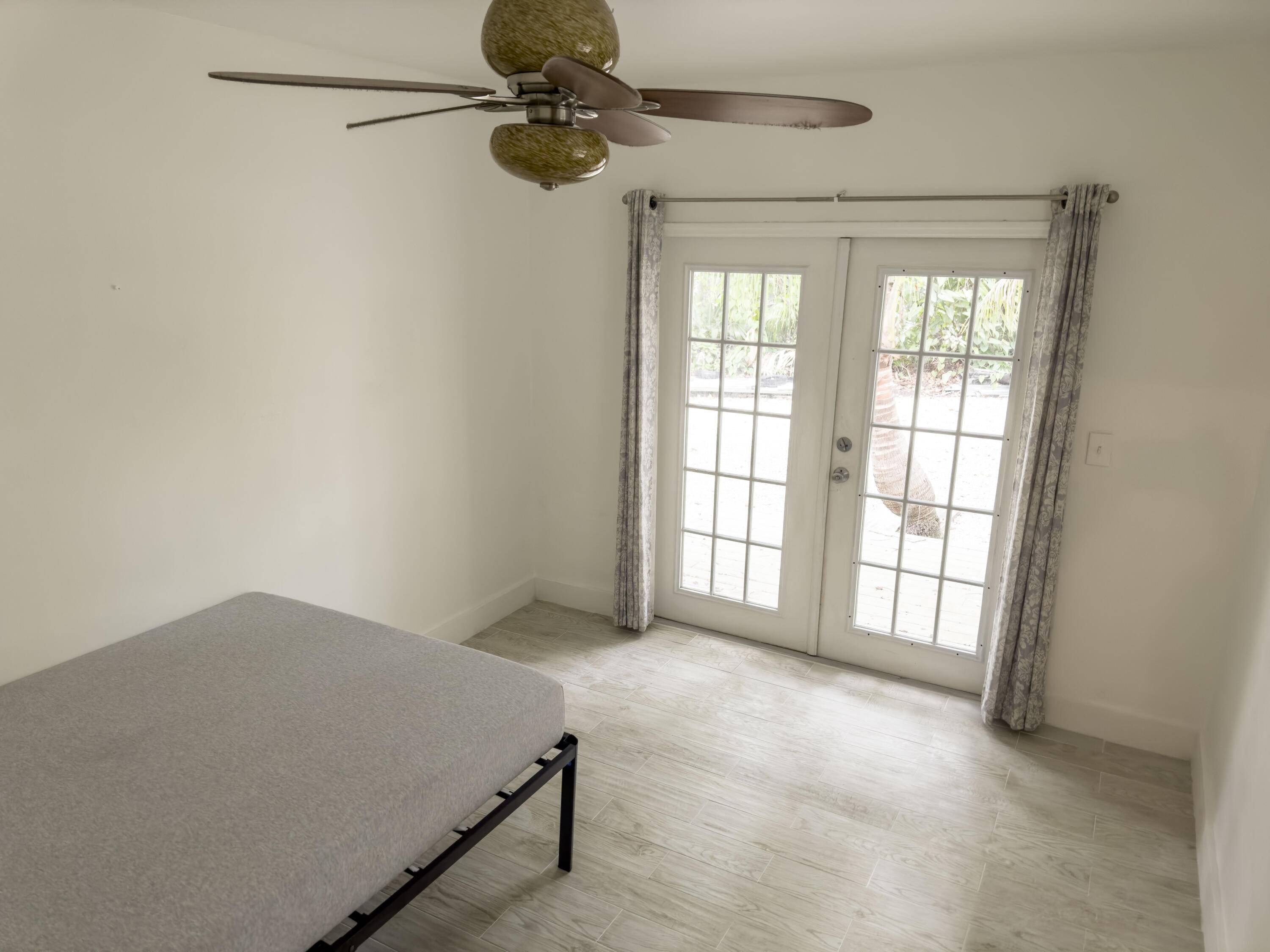 South Miami, FL 33143,5959 SW 59th ST