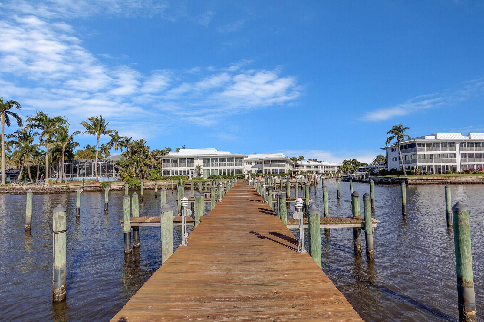 Stuart, FL 34994,1858 SW Palm City RD 205