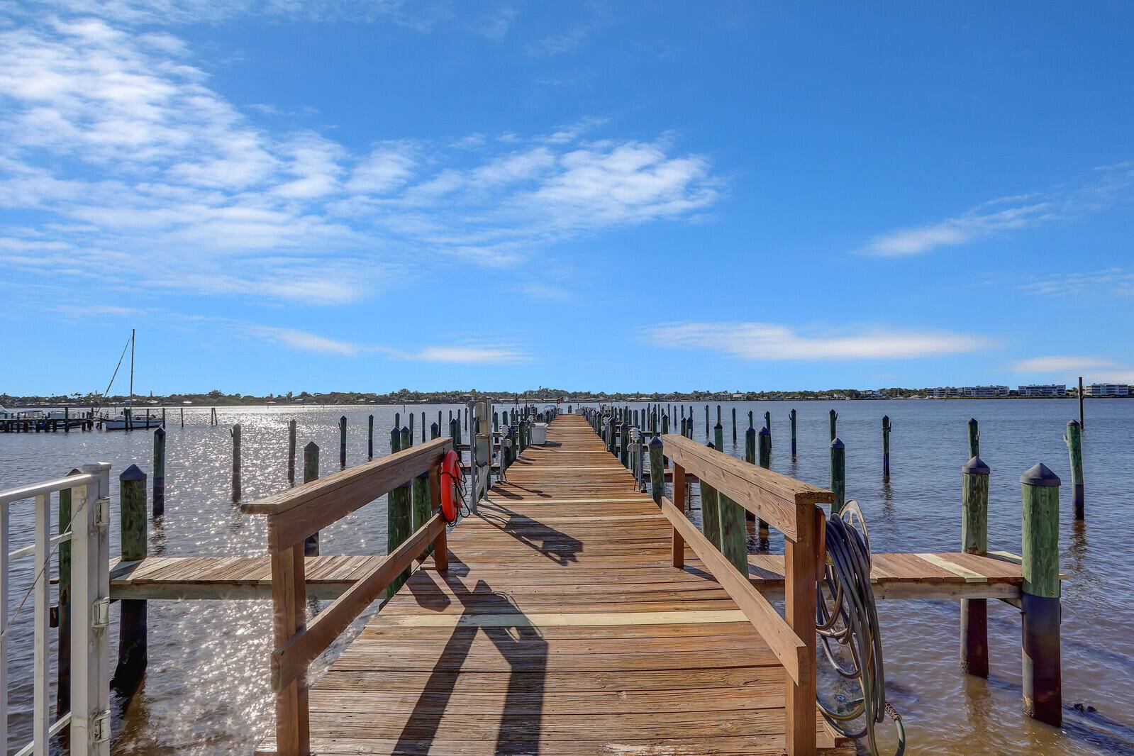 Stuart, FL 34994,1858 SW Palm City RD 205