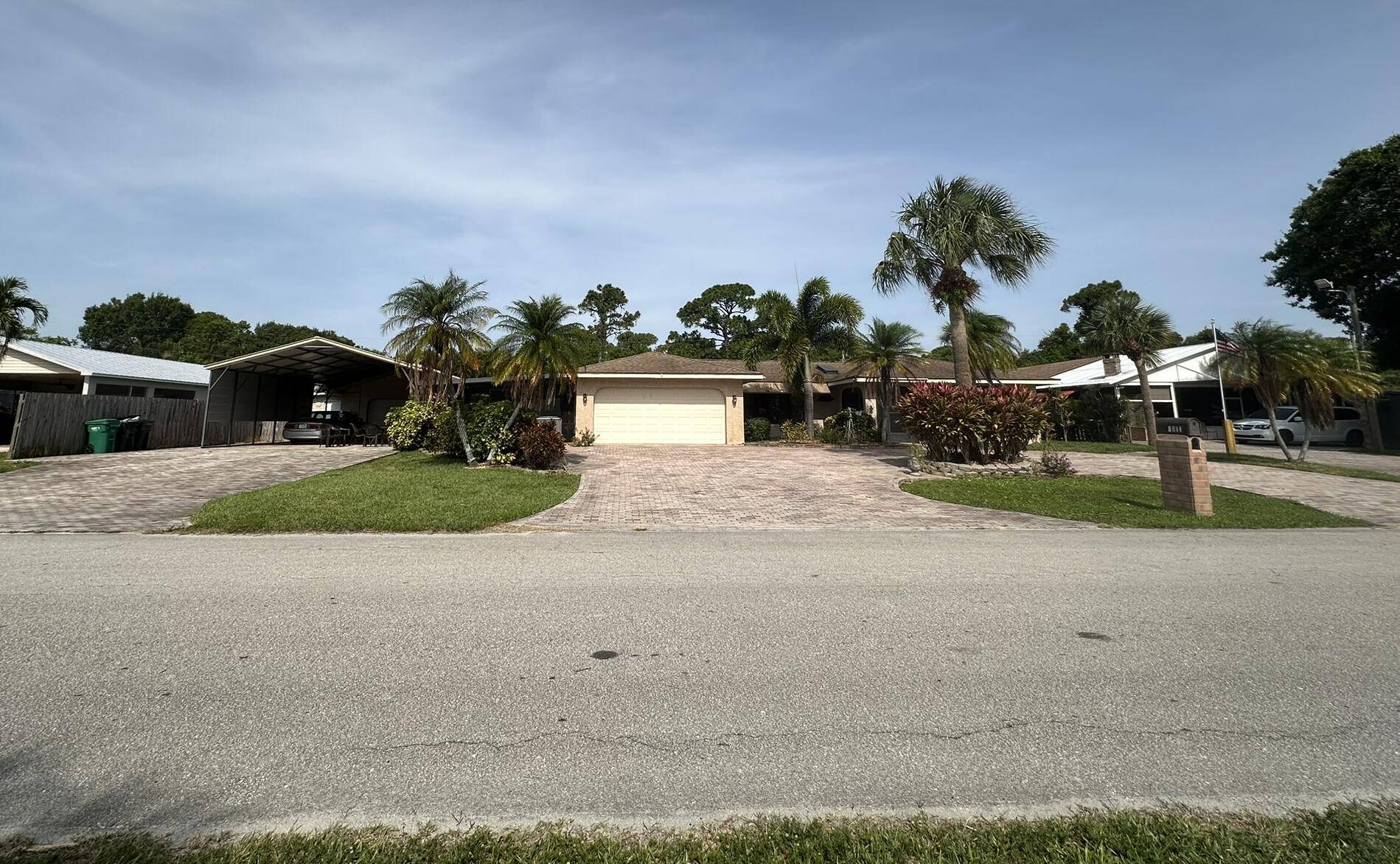 Fort Pierce, FL 34982,4811 Seagrape DR
