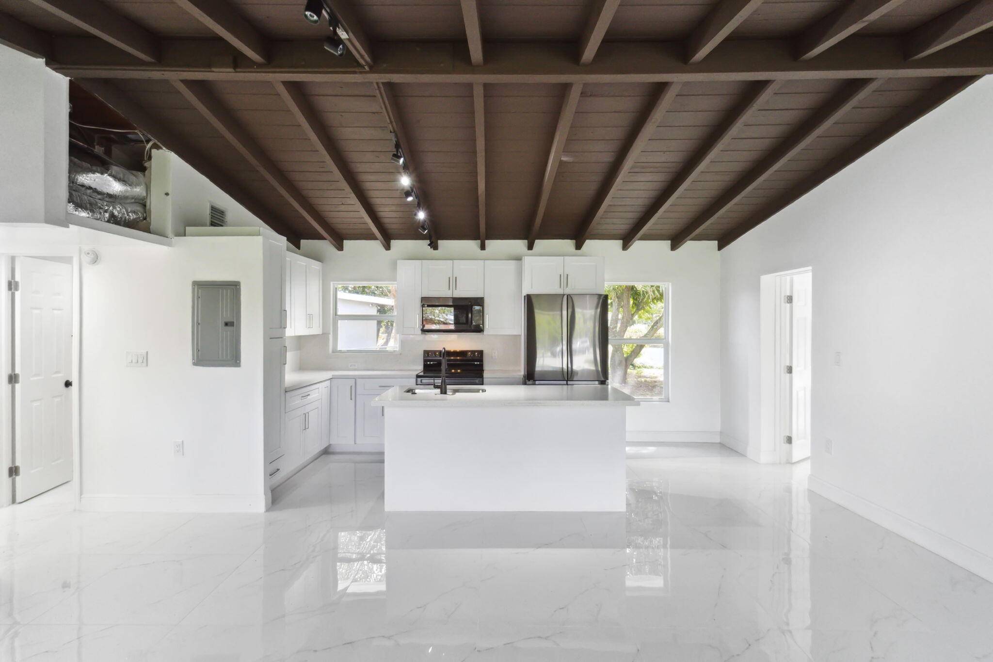 Fort Lauderdale, FL 33311,1530 NW 18 CT