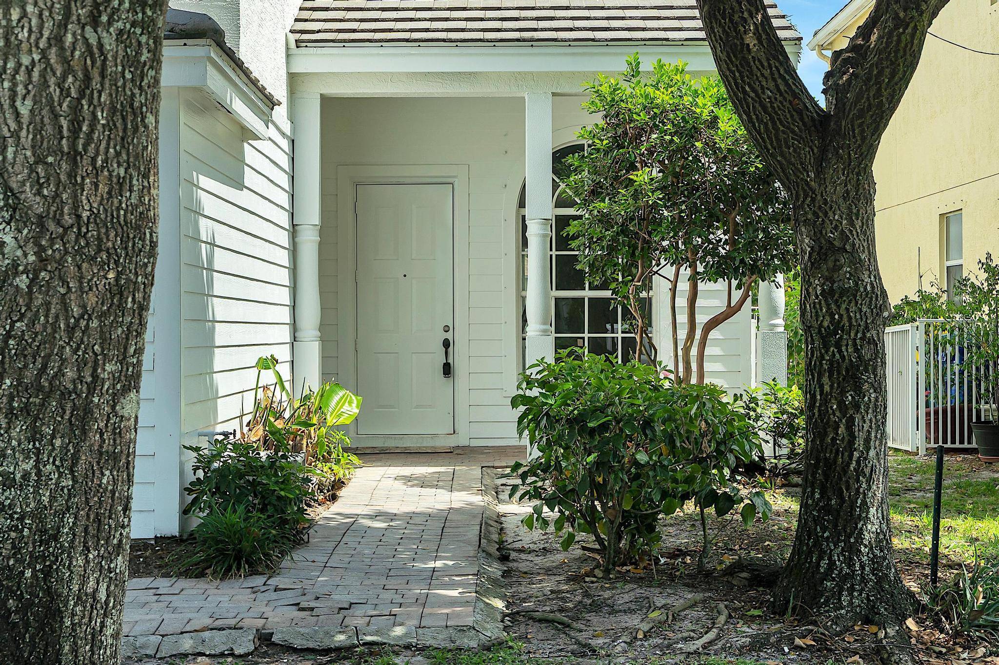 Royal Palm Beach, FL 33414,123 Canterbury PL