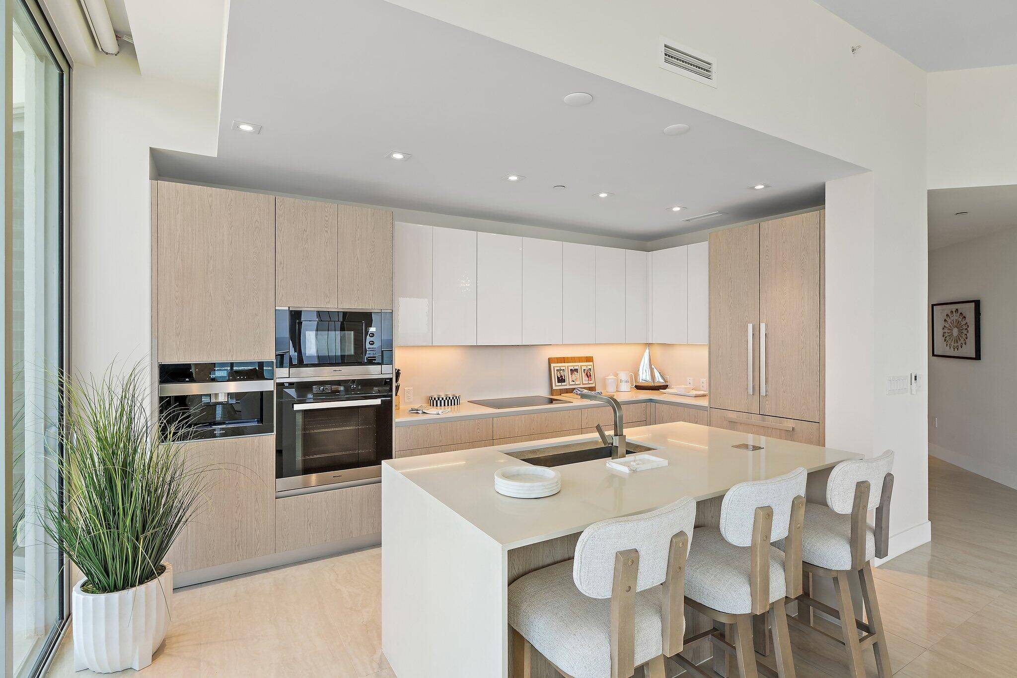 Singer Island, FL 33404,3100 N Ocean DR H1804