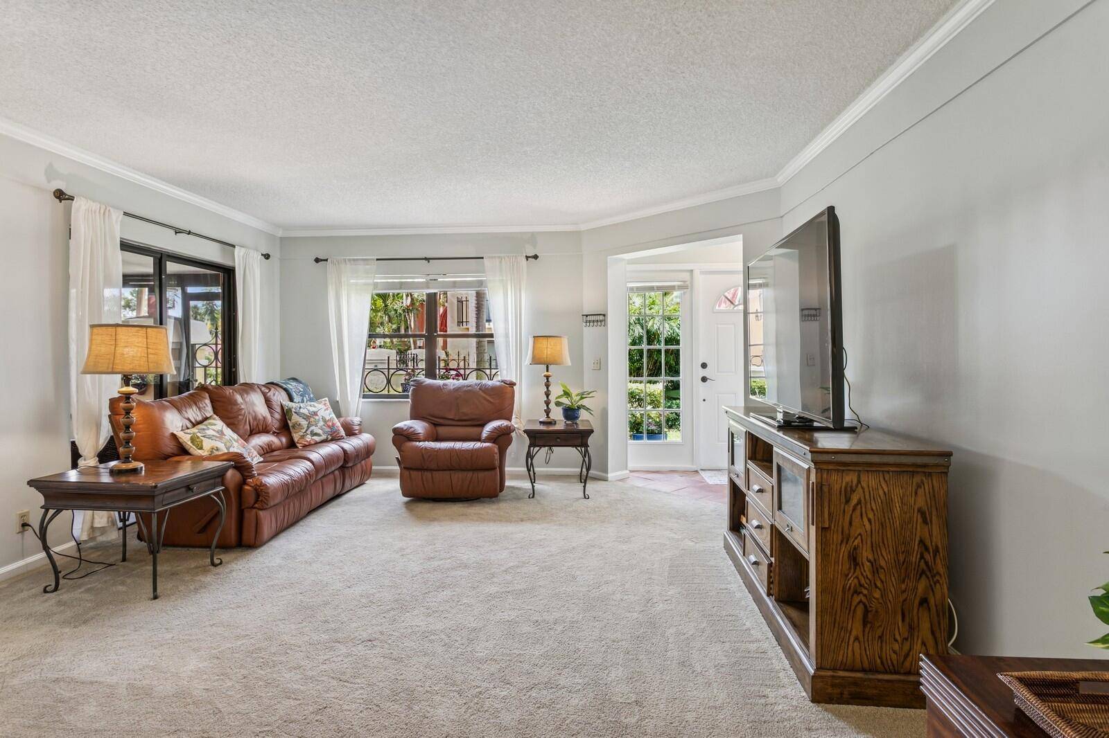 Juno Beach, FL 33408,24 Uno Lago DR
