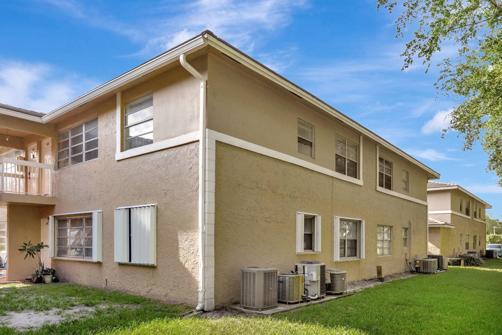 Coral Springs, FL 33071,832 Twin Lakes DR 18-G