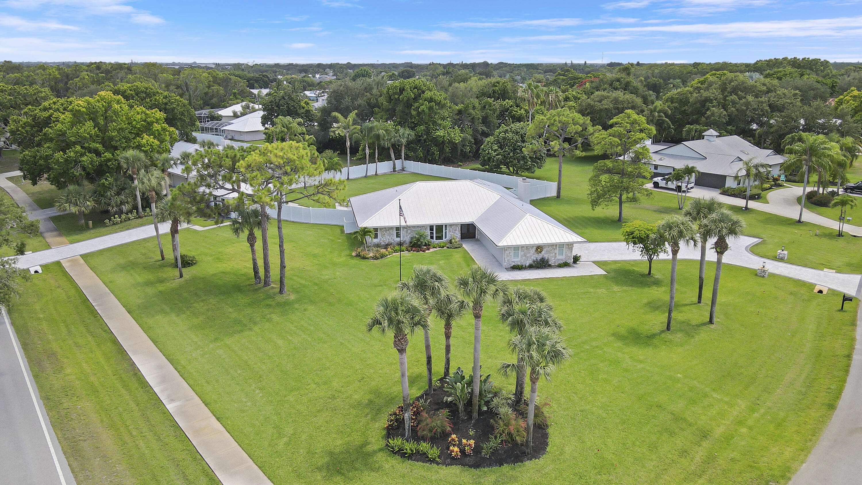 Jensen Beach, FL 34957,386 NE Ficus TER