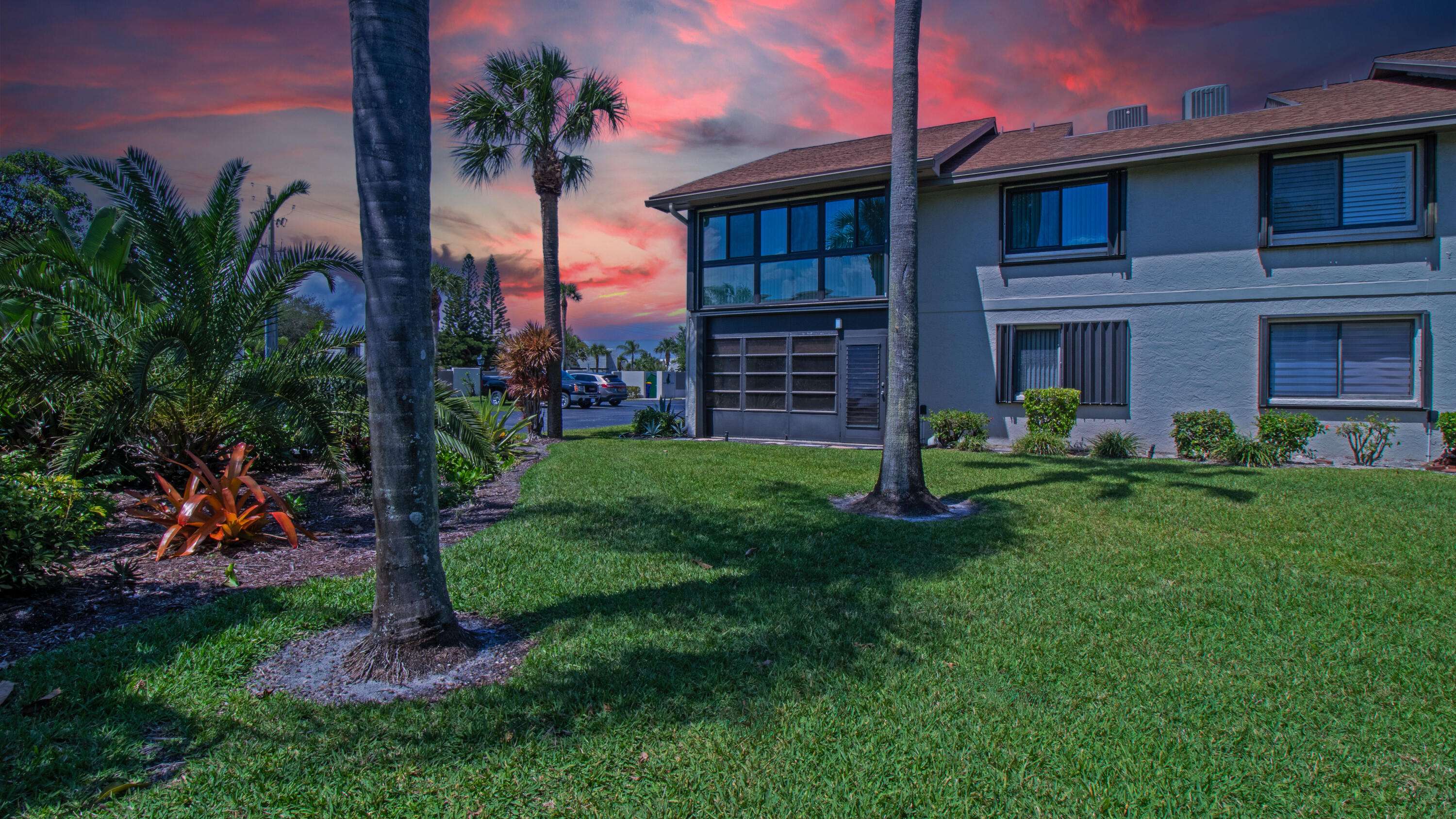 Jensen Beach, FL 34957,1600 NE Dixie HWY 12-106