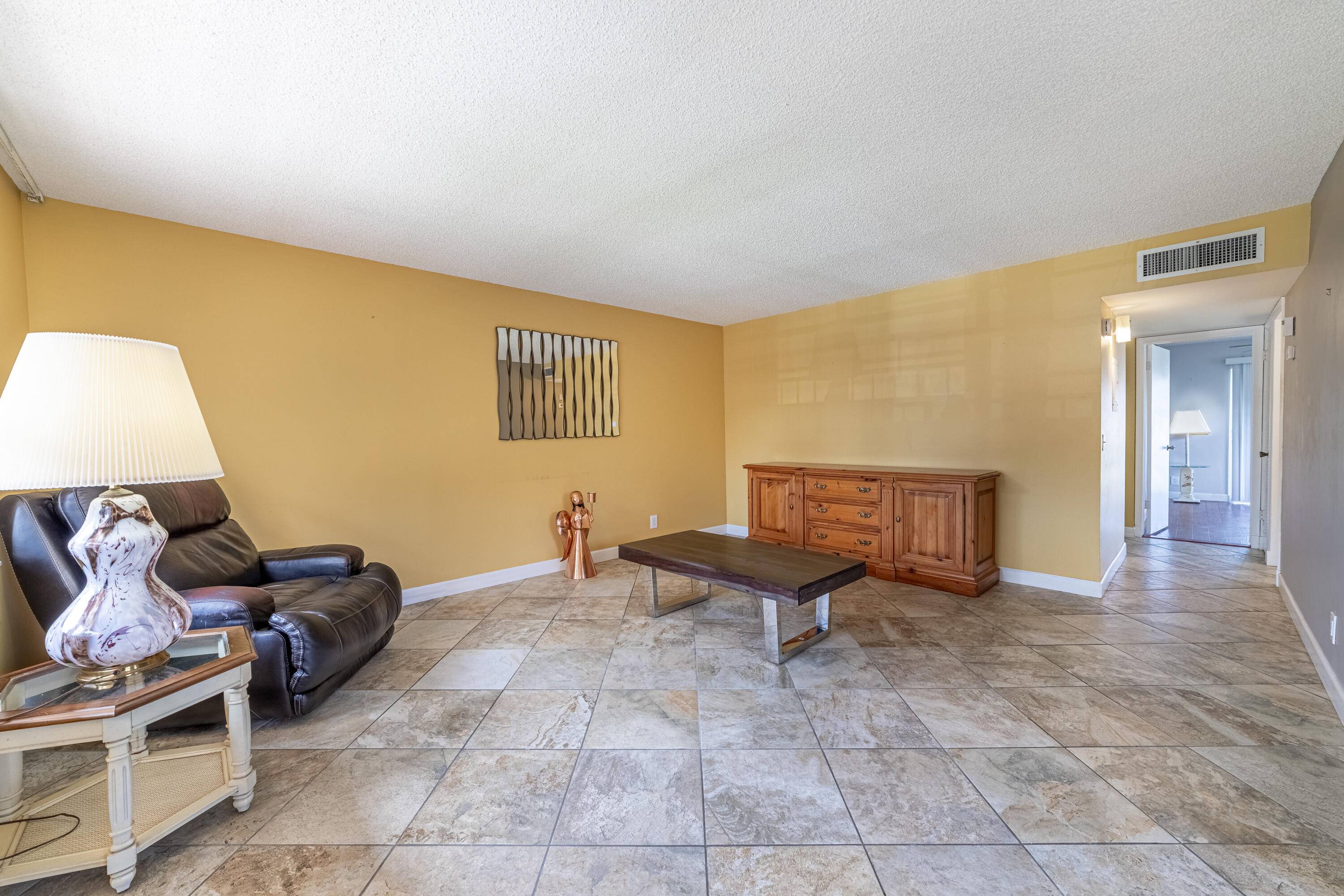 Delray Beach, FL 33484,518 Burgundy K K