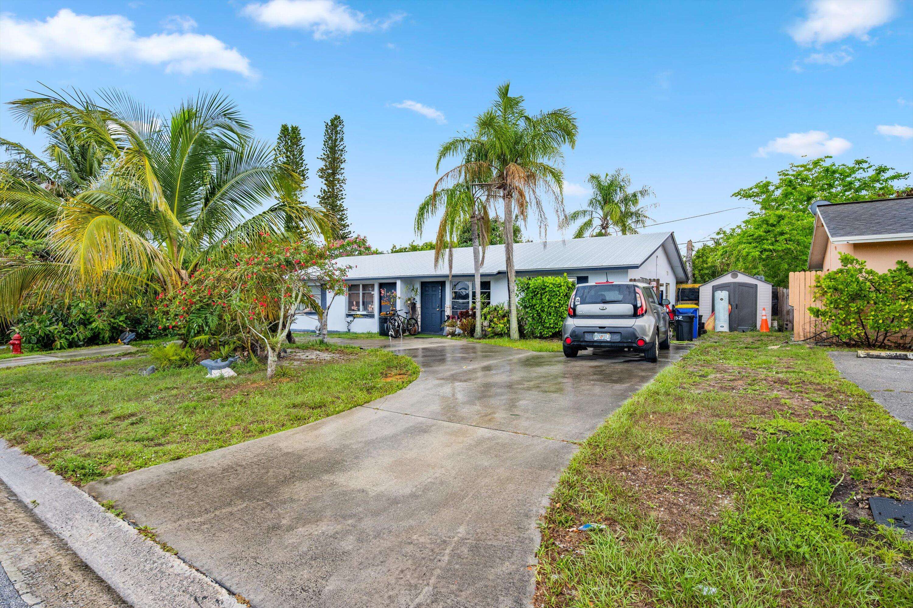 Hobe Sound, FL 33455,9052 SE Parkway DR