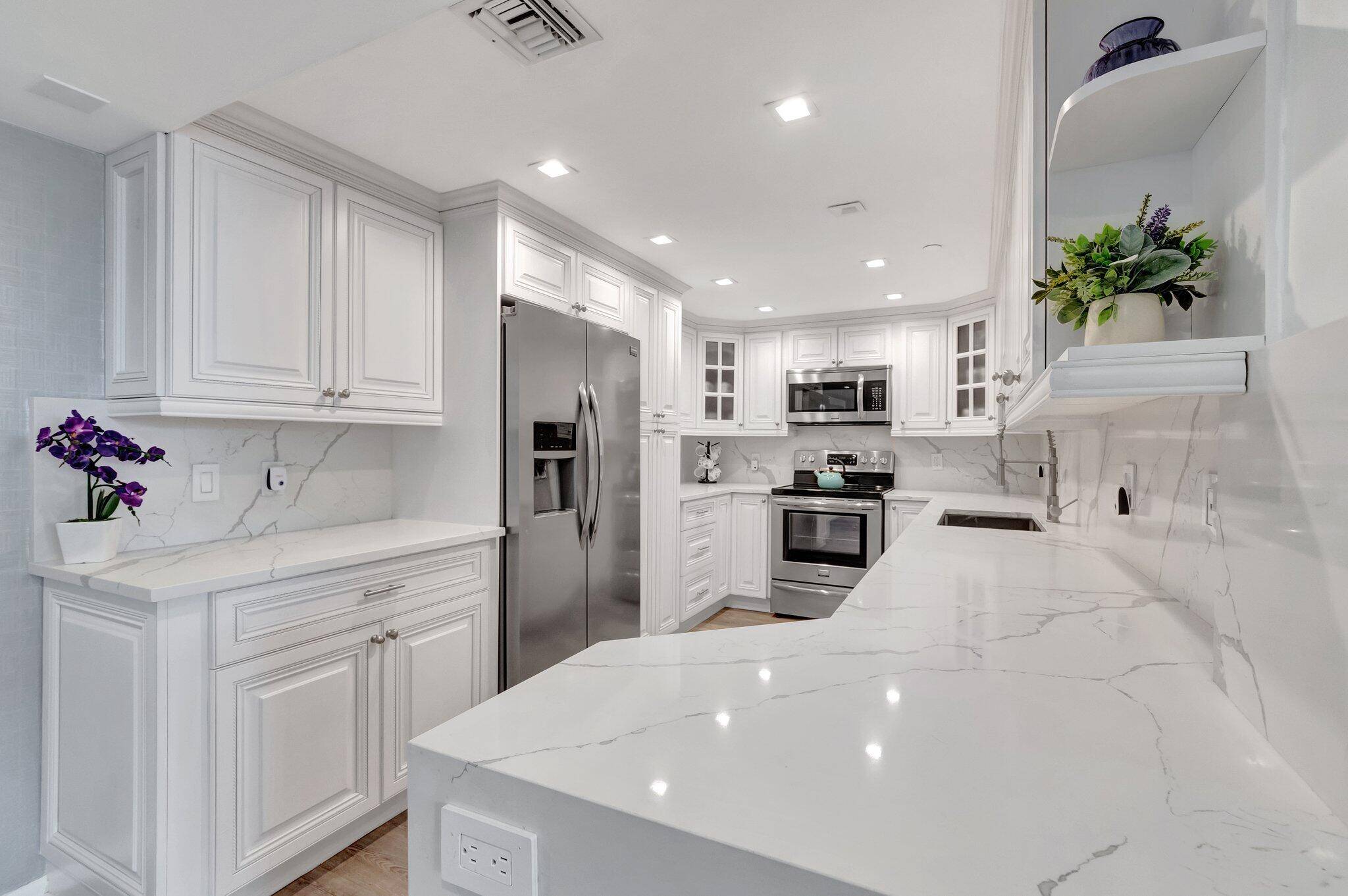 Boca Raton, FL 33431,2701 N Ocean BLVD E205
