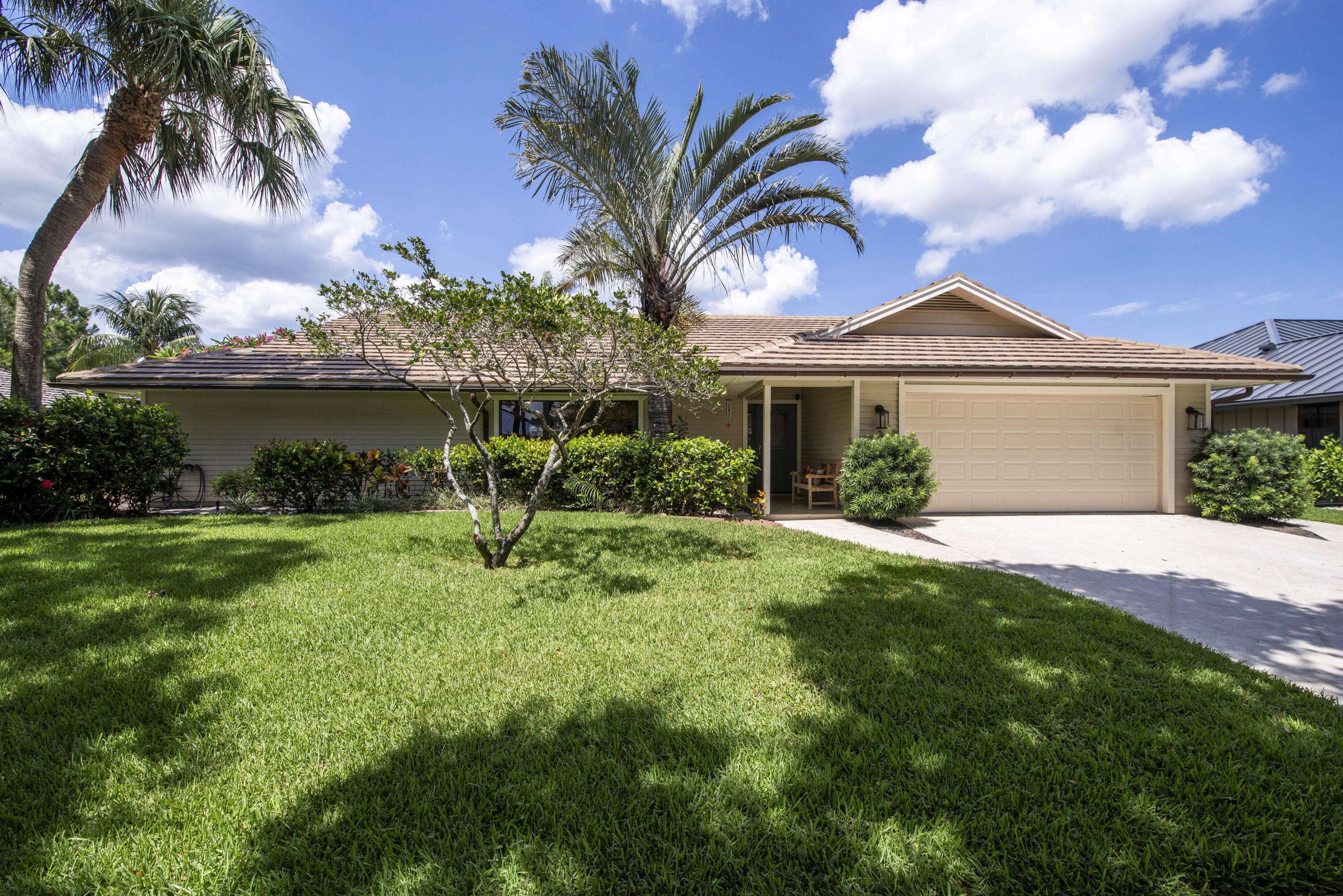 Jupiter, FL 33458,18402 Lake Bend DR