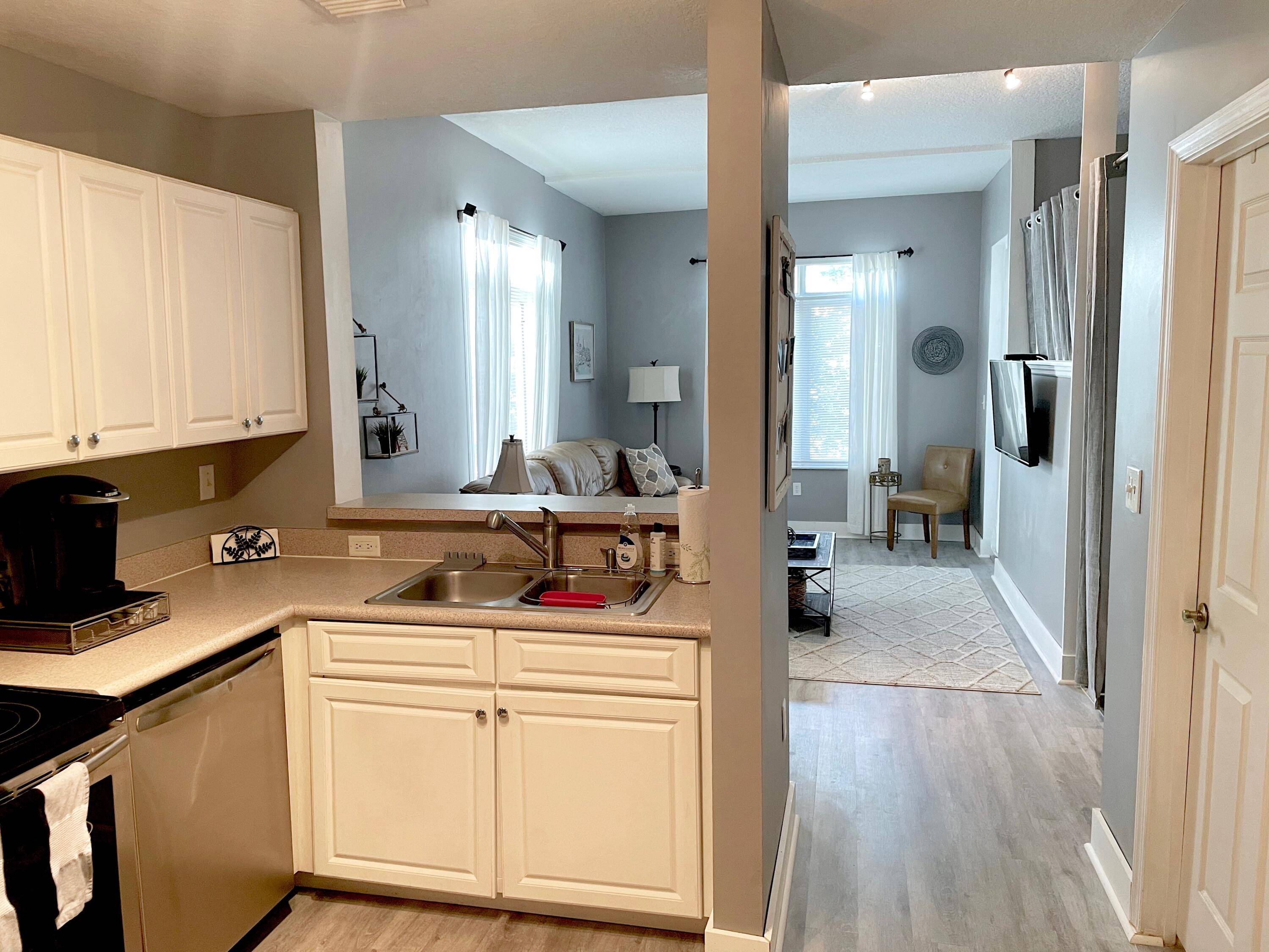 Jupiter, FL 33458,1209 Main ST 209