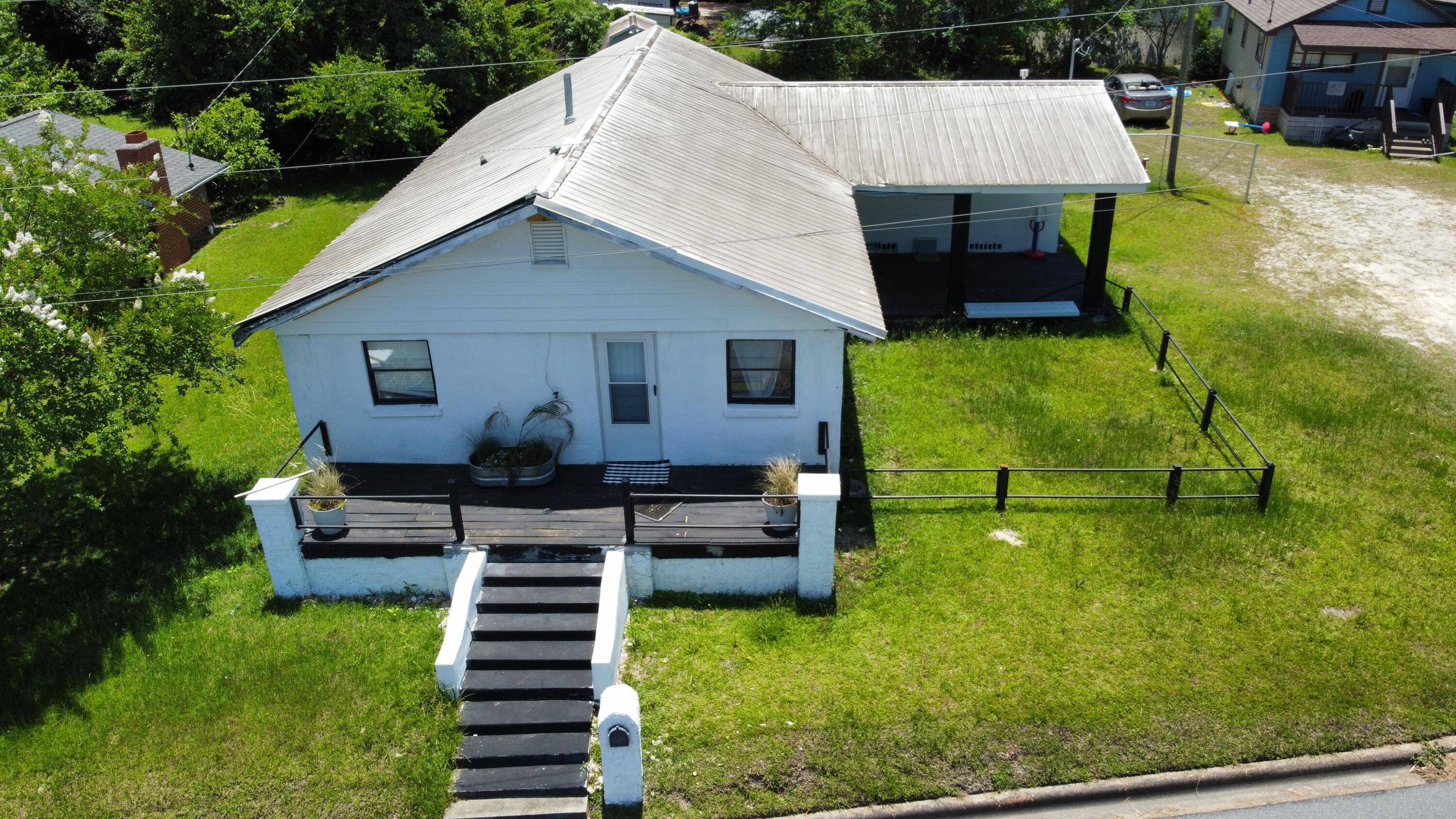Marianna, FL 32446,4235 Clay ST